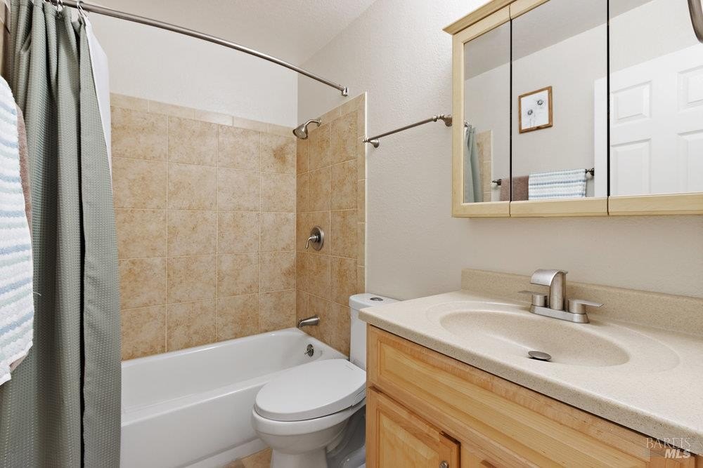 Vacaville, California, 95687, United States, 3 Bedrooms Bedrooms, ,2 BathroomsBathrooms,Residential,For Sale,1940351