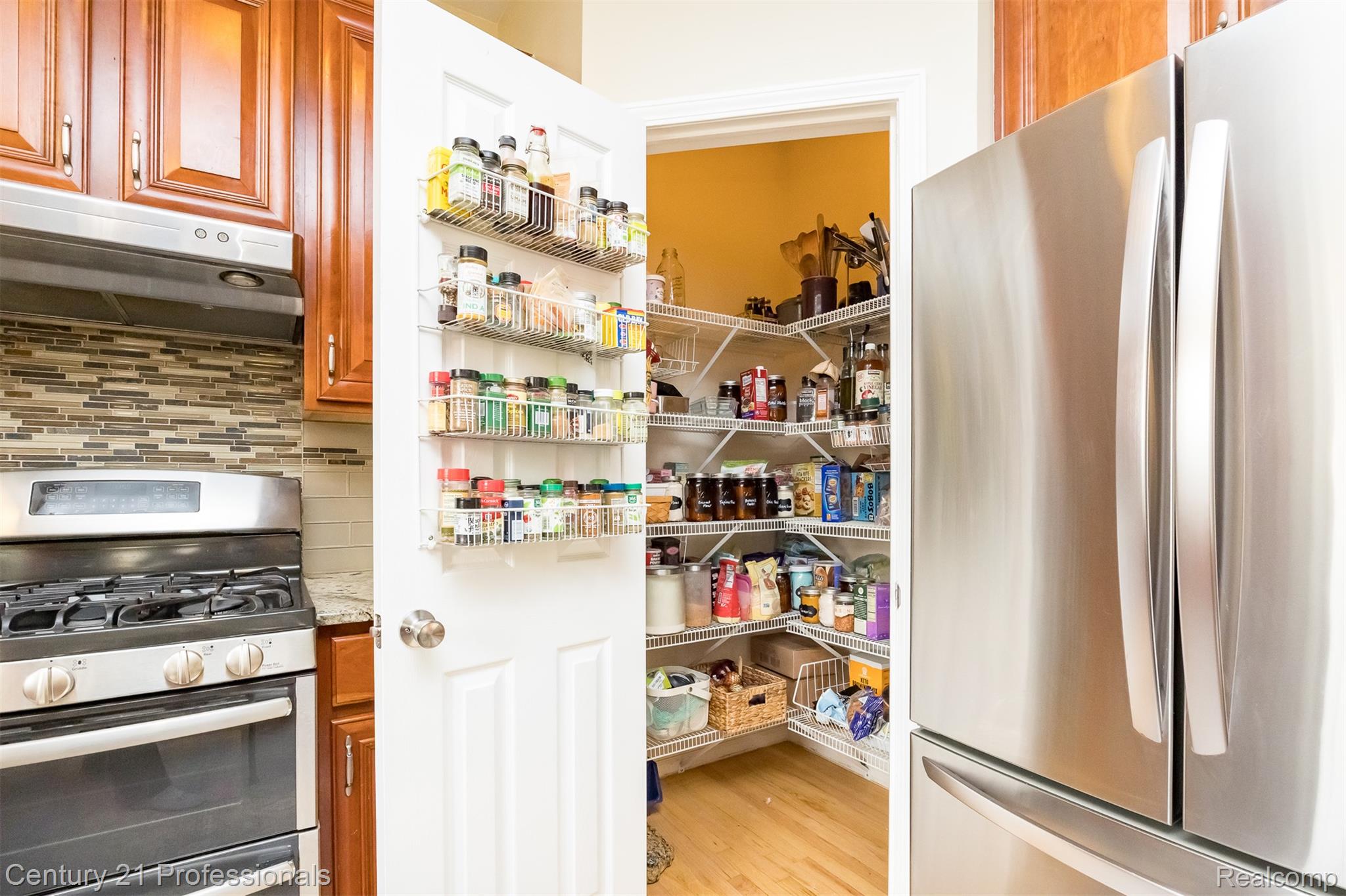 Macomb, Michigan, 48044, United States, 4 Bedrooms Bedrooms, ,3 BathroomsBathrooms,Residential,For Sale,1997727