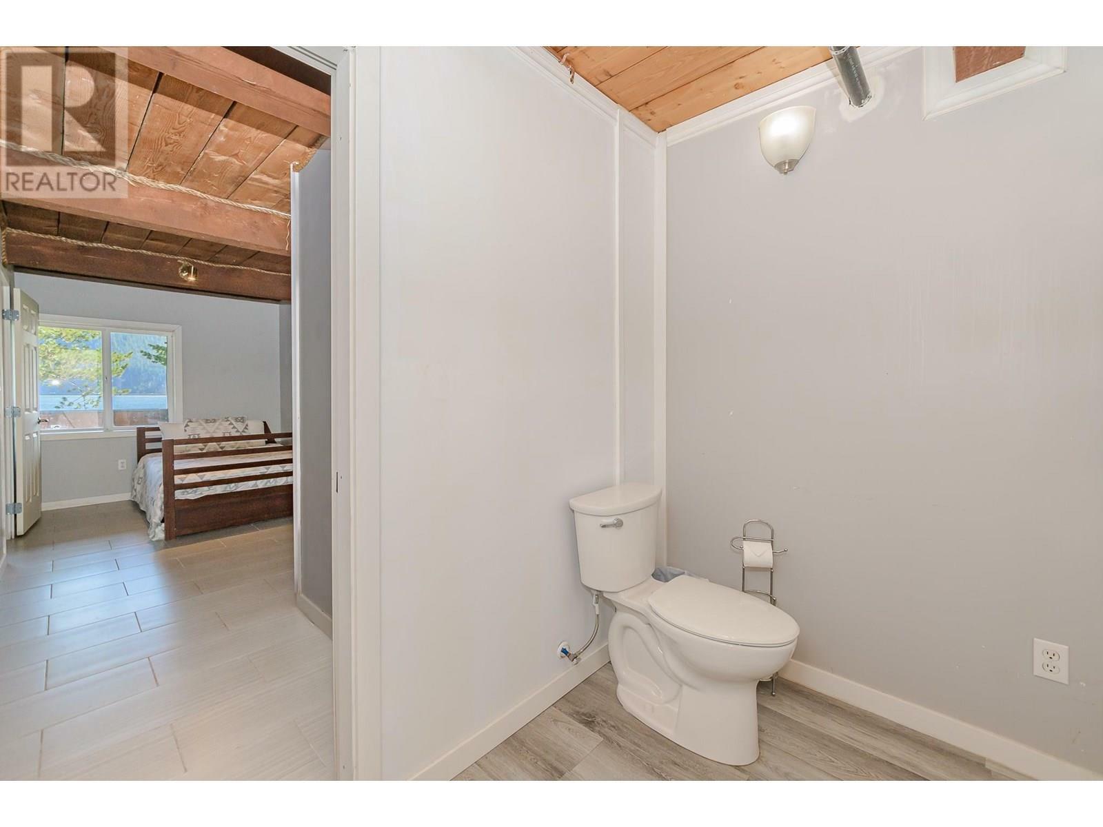 MALAKWA, British Columbia, V0E 2S0, CA, 4 Bedrooms Bedrooms, ,2 BathroomsBathrooms,Residential,For Sale,1837391