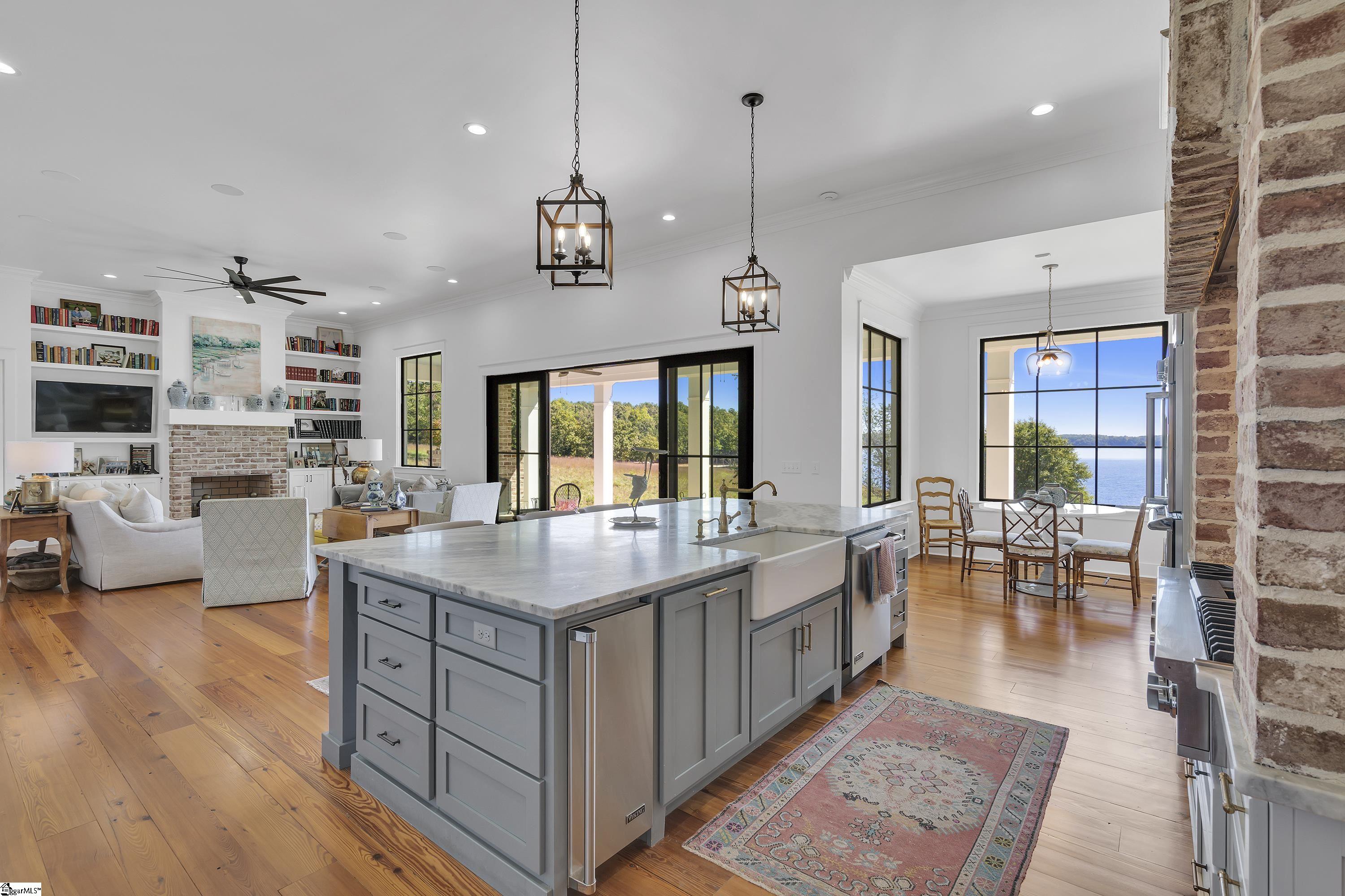 Townville, South Carolina, 29689, United States, 7 Bedrooms Bedrooms, ,7 BathroomsBathrooms,Residential,For Sale,1995910