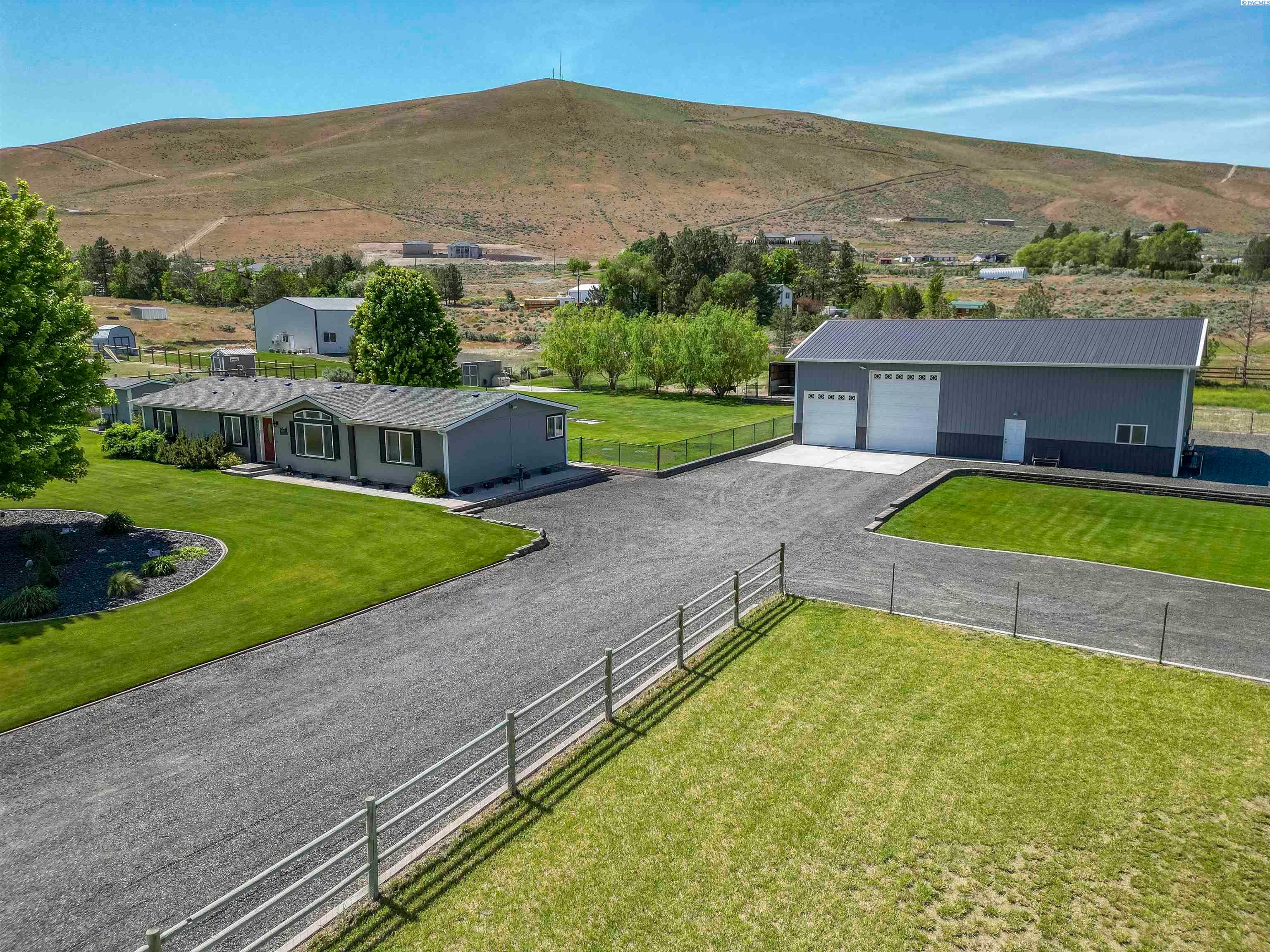 Benton City, Washington, 99320, United States, 3 Bedrooms Bedrooms, ,2 BathroomsBathrooms,Residential,For Sale,1983033