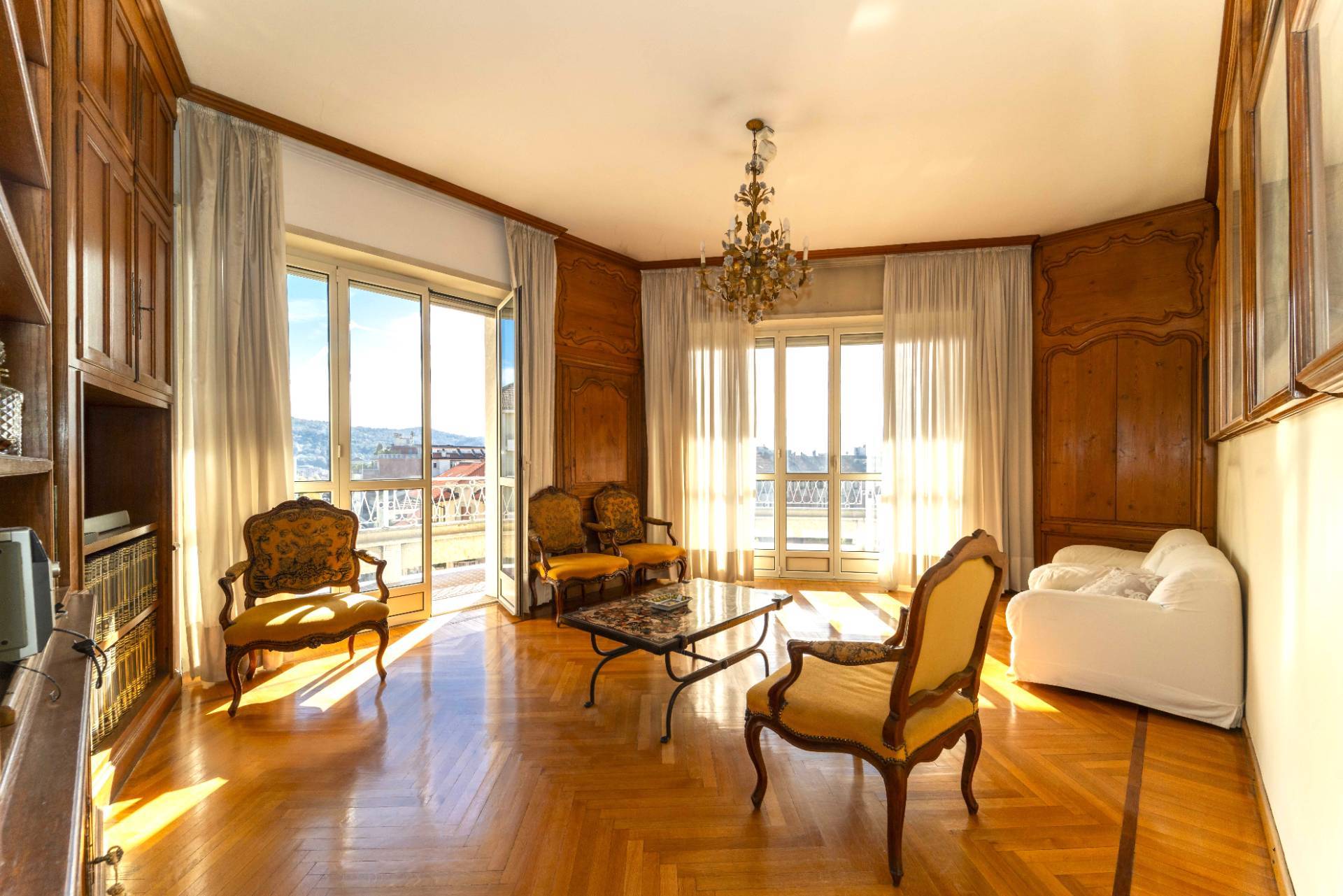 Torino, Torino, 10100, IT, 4 Bedrooms Bedrooms, ,3 BathroomsBathrooms,Residential,For Sale,1989083