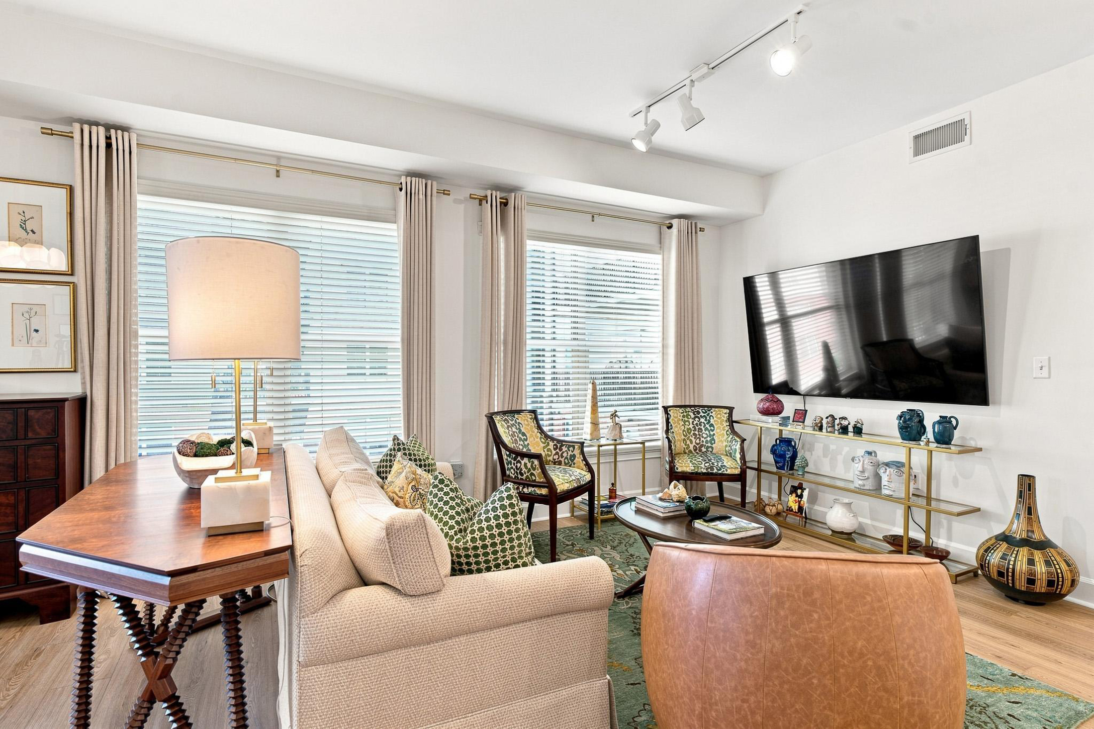  Rare Turn-key Riverfront Living - 物件實景