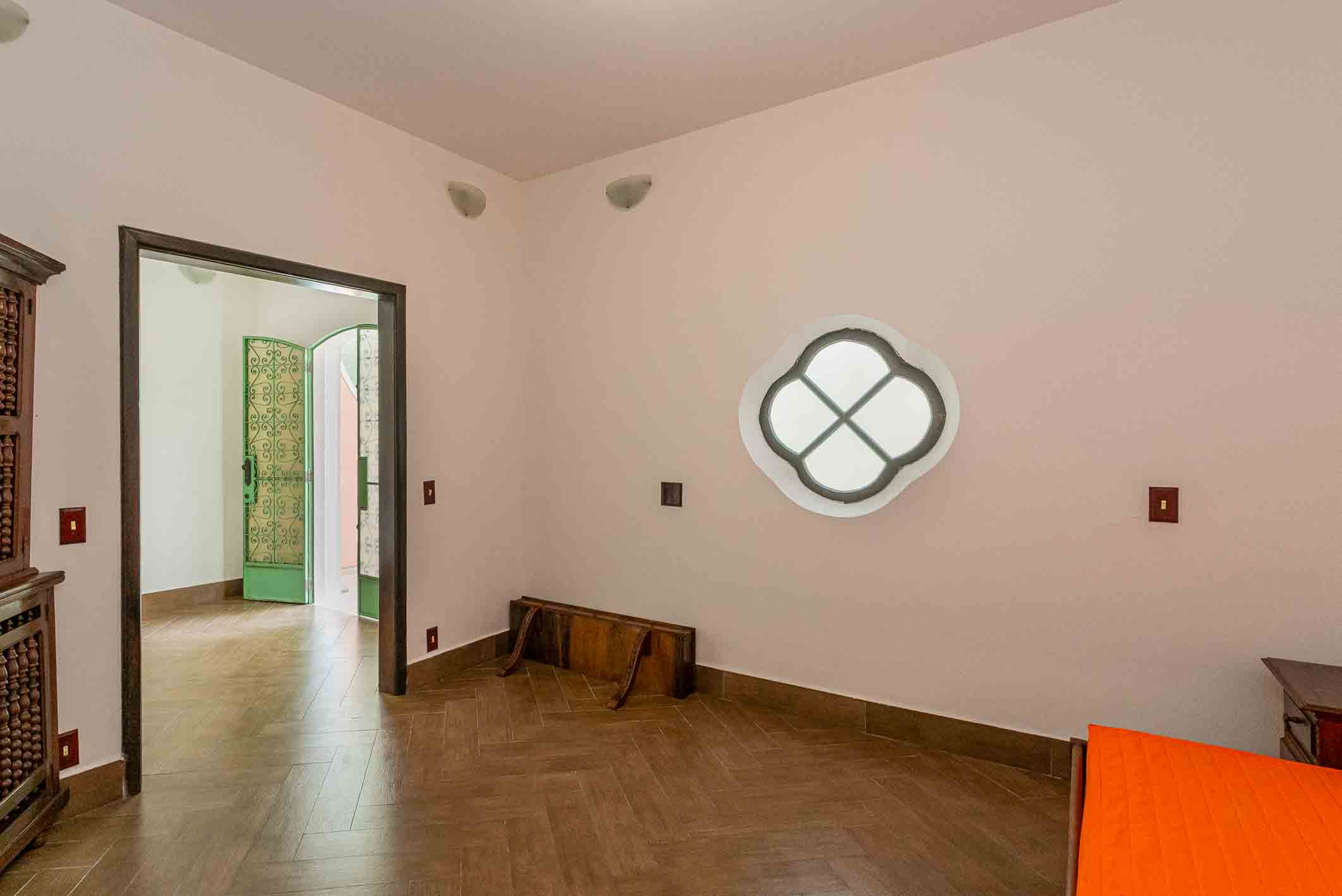  Residence on a quiet street with expansion potential - 物件實景