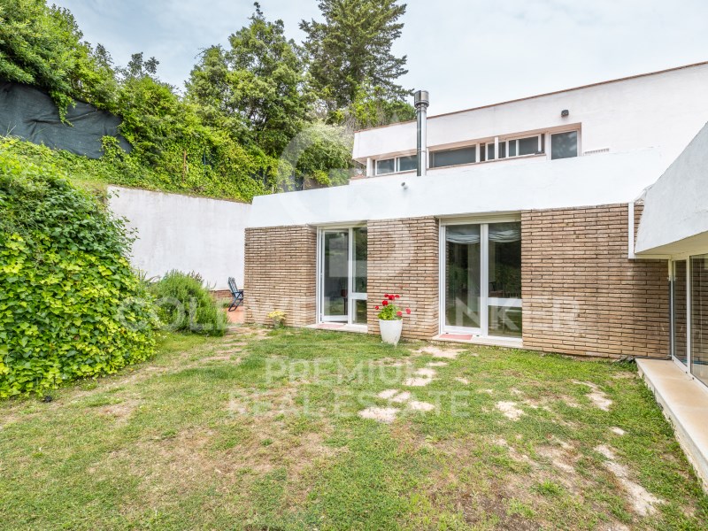Cerdanyola del Vallès, Catalonia, ES, 4 Bedrooms Bedrooms, ,3 BathroomsBathrooms,Residential,For Sale,1856744