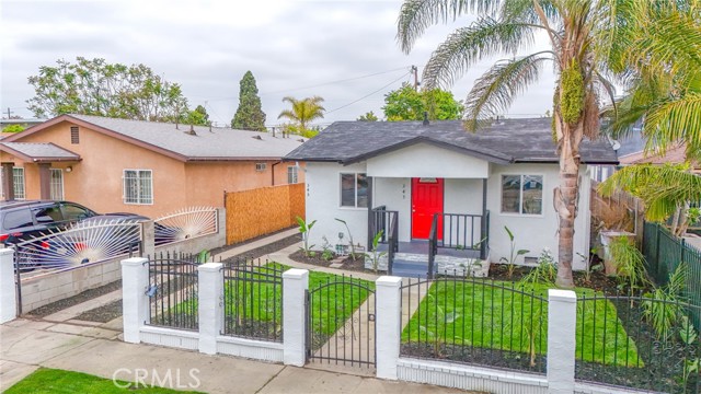 Los Angeles, California, 90003, United States, 5 Bedrooms Bedrooms, ,Residential,For Sale,1889512