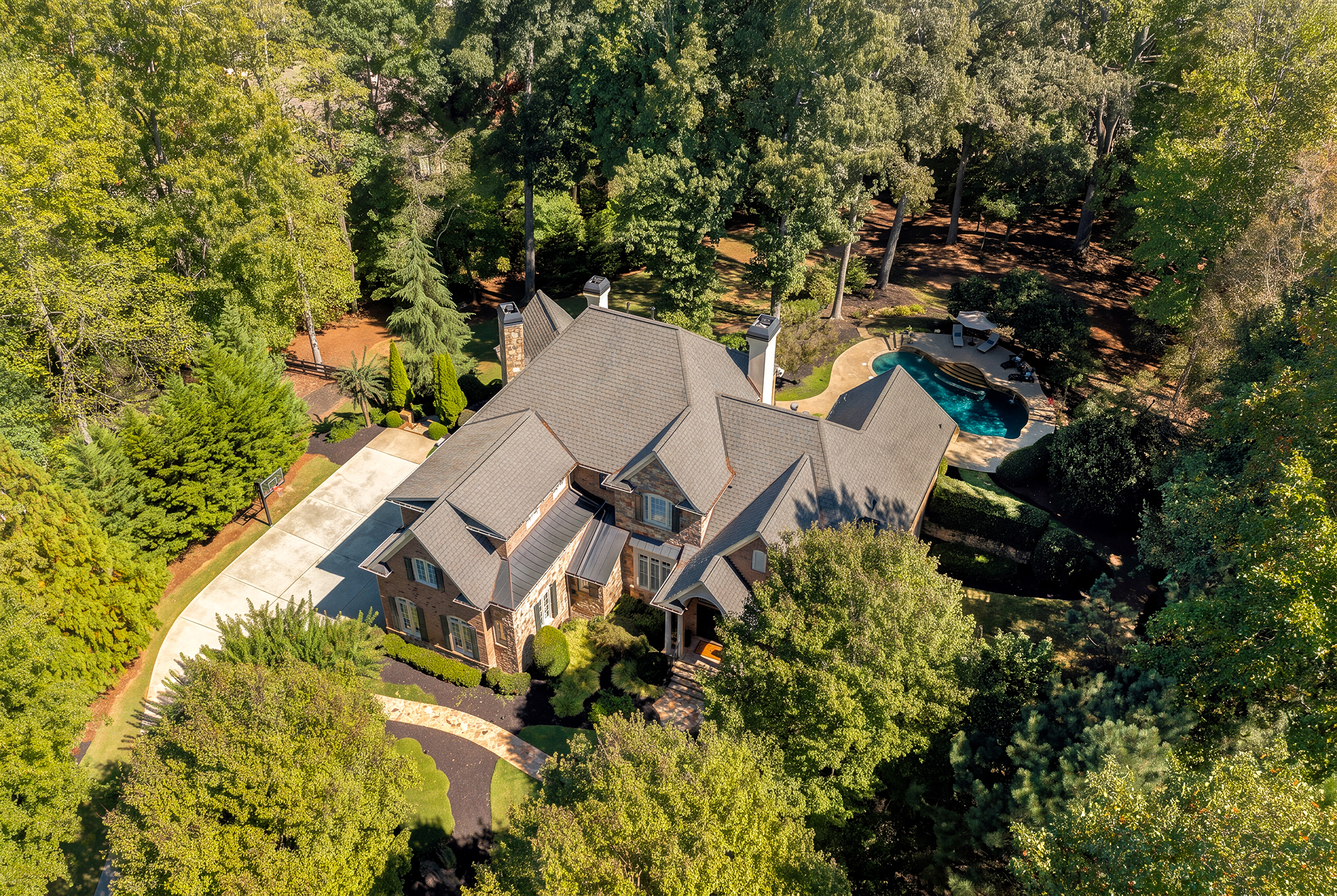  Located Within the Gated Greystone Farms Community in Milton - 物件實景
