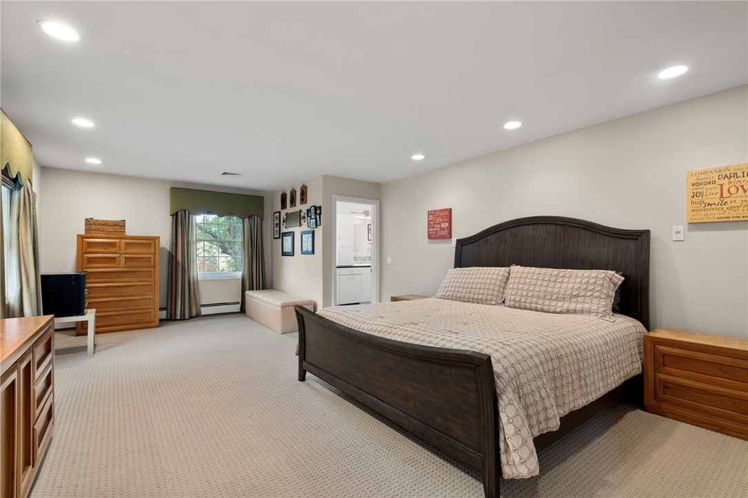 Cranston, Rhode Island, 02920, United States, 4 Bedrooms Bedrooms, ,5 BathroomsBathrooms,Residential,For Sale,1916755