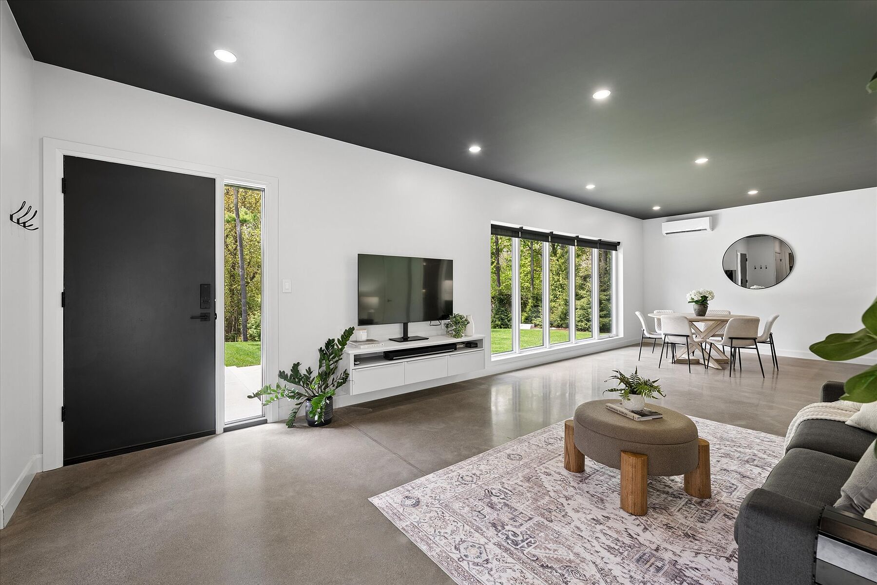  Serene, Elegant Home - 物件實景