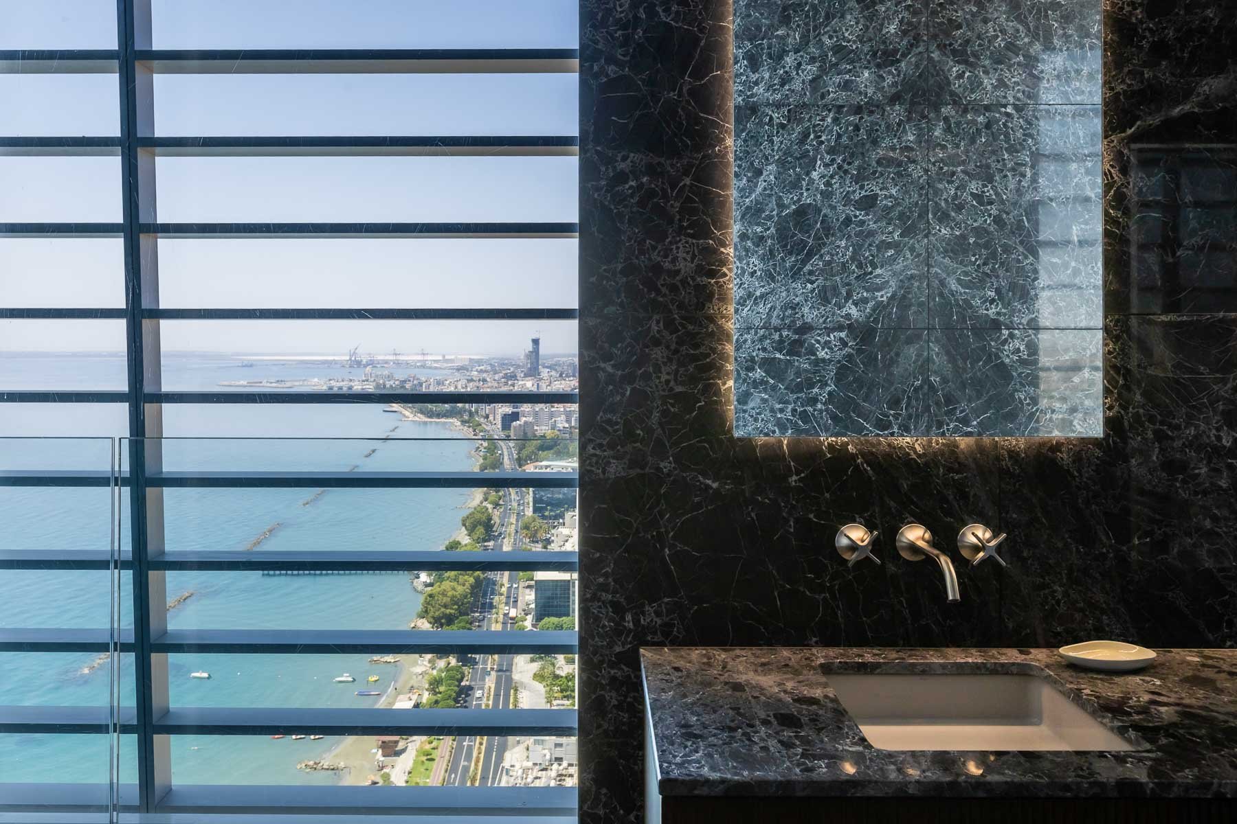  Beachfront Whole-Floor Sky Residence Panoramic Sea Views in Limassol - 物件實景
