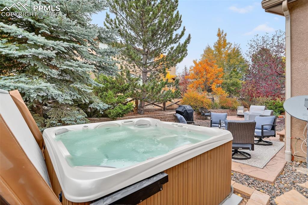 Colorado Springs, Colorado, 80927, United States, 6 Bedrooms Bedrooms, ,4 BathroomsBathrooms,Residential,For Sale,1986329