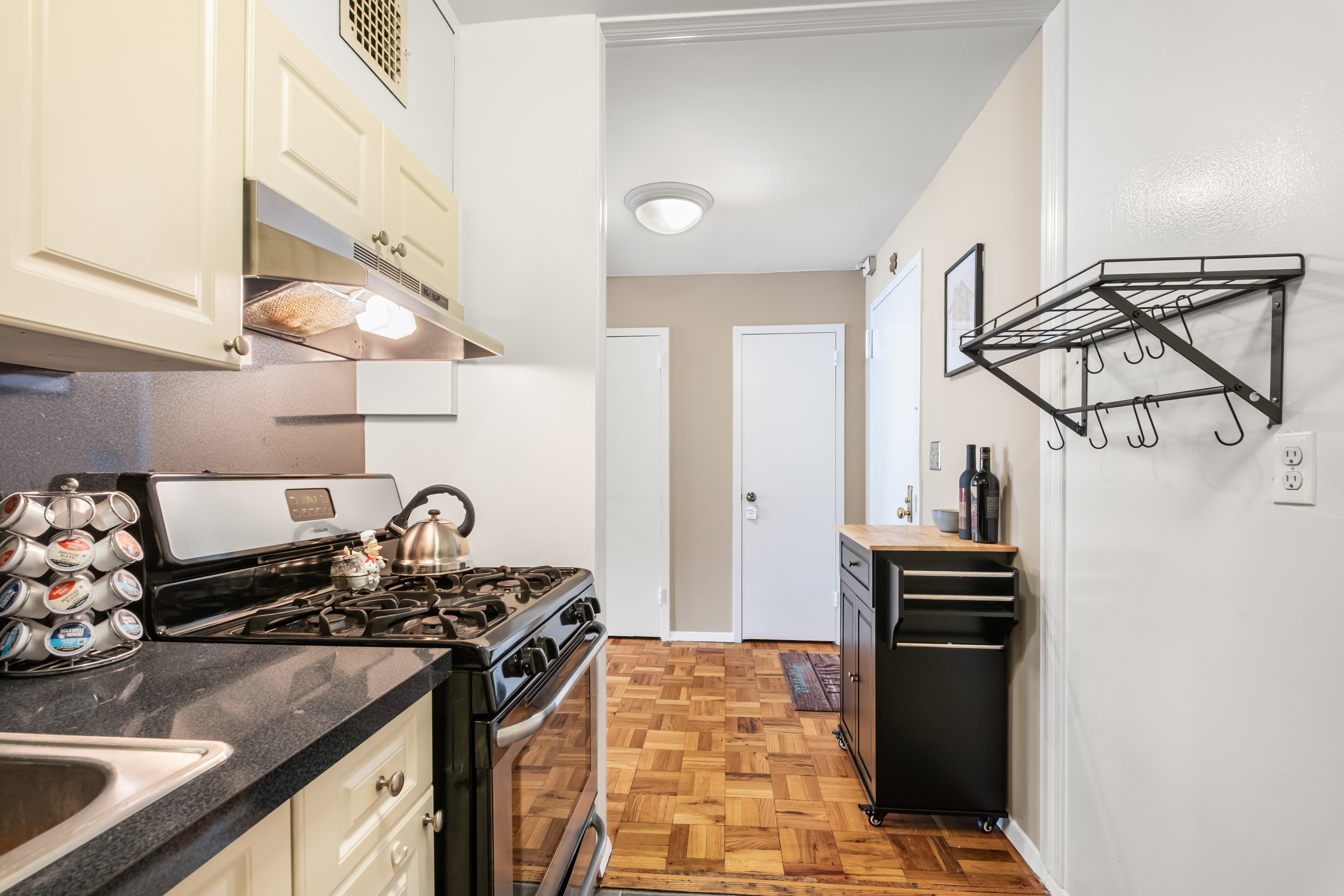  Located in the heart of White Plains. - 物件實景