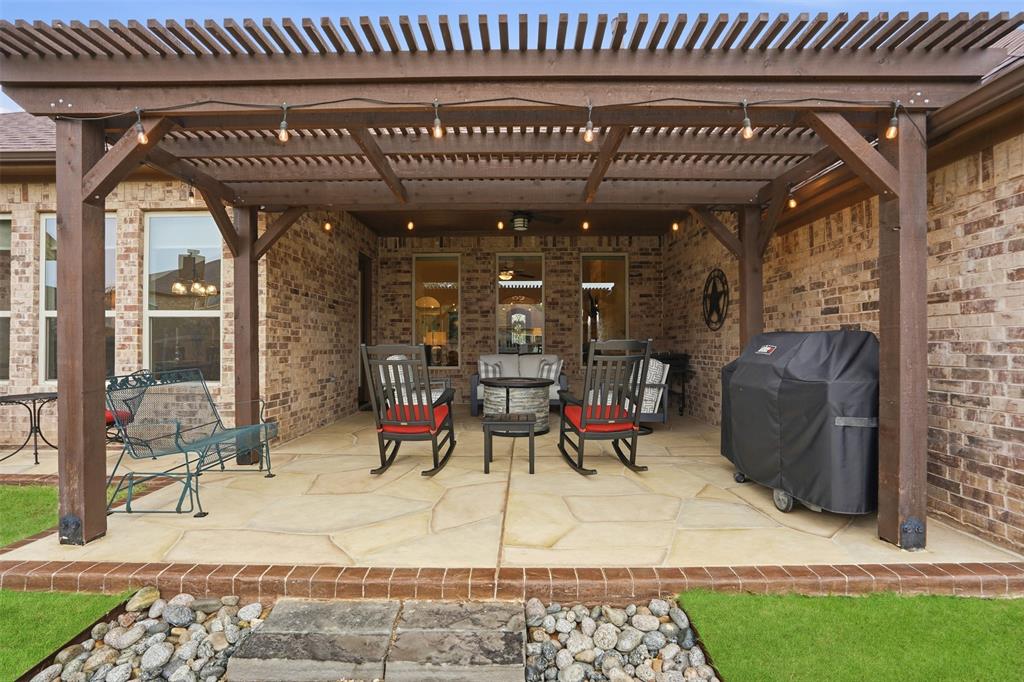 Granbury, Texas, 76048, United States, 4 Bedrooms Bedrooms, ,3 BathroomsBathrooms,Residential,For Sale,2001817