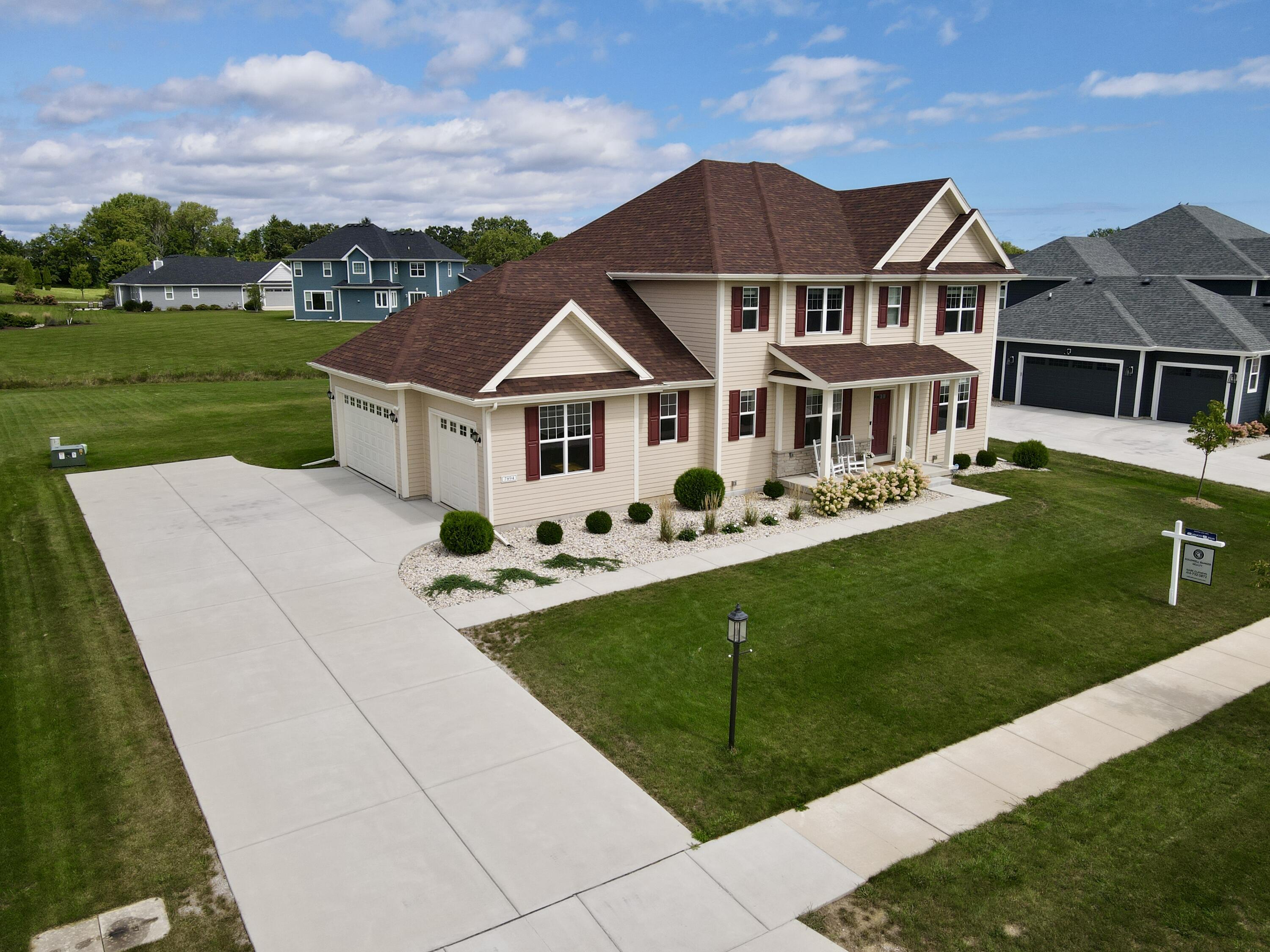 Mequon, Wisconsin, 53097, United States, 5 Bedrooms Bedrooms, ,4 BathroomsBathrooms,Residential,For Sale,1932349