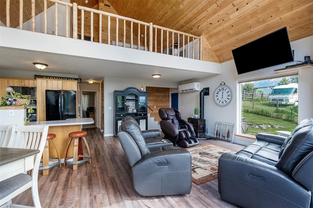 Polson, Montana, 59860, United States, 3 Bedrooms Bedrooms, ,3 BathroomsBathrooms,Residential,For Sale,1888121
