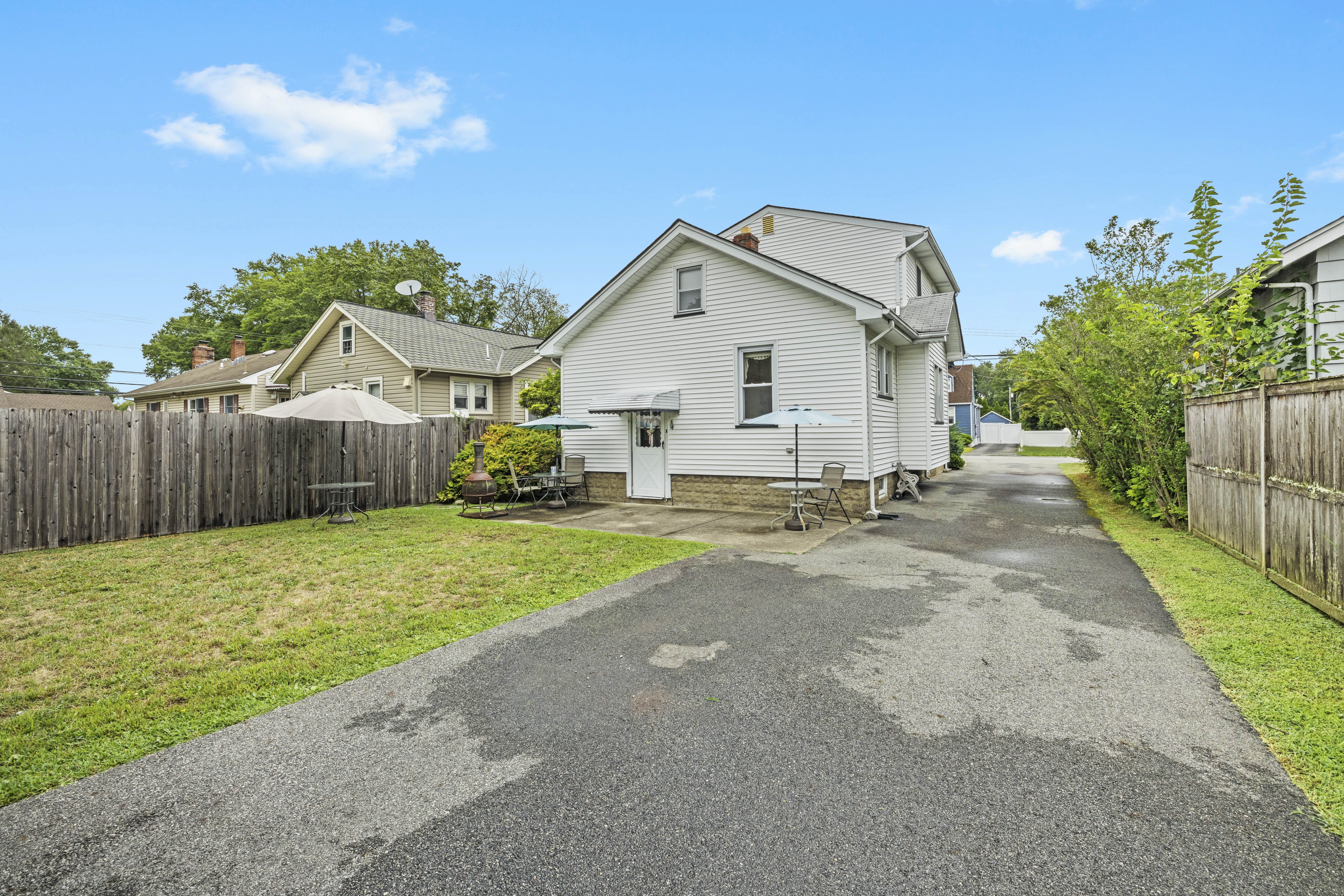 Pequannock, New Jersey, 07440, United States, 4 Bedrooms Bedrooms, ,2 BathroomsBathrooms,Residential,For Sale,1923115
