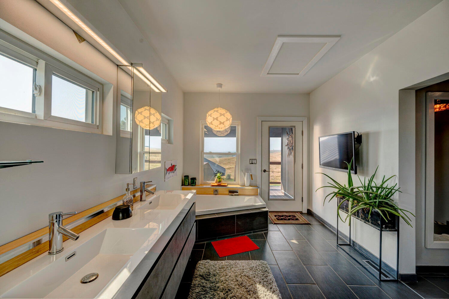 Big Horn, Wyoming, 82833, United States, 3 Bedrooms Bedrooms, ,4 BathroomsBathrooms,Residential,For Sale,1981242