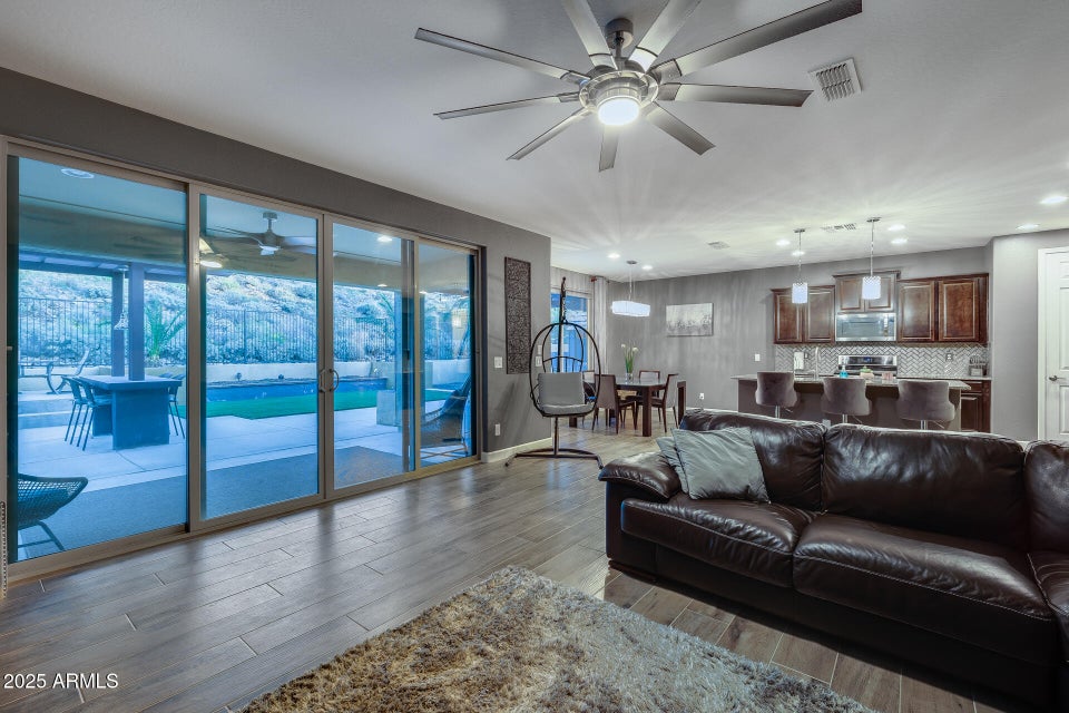 Peoria, Arizona, 85383, United States, 3 Bedrooms Bedrooms, ,Residential,For Sale,1982849