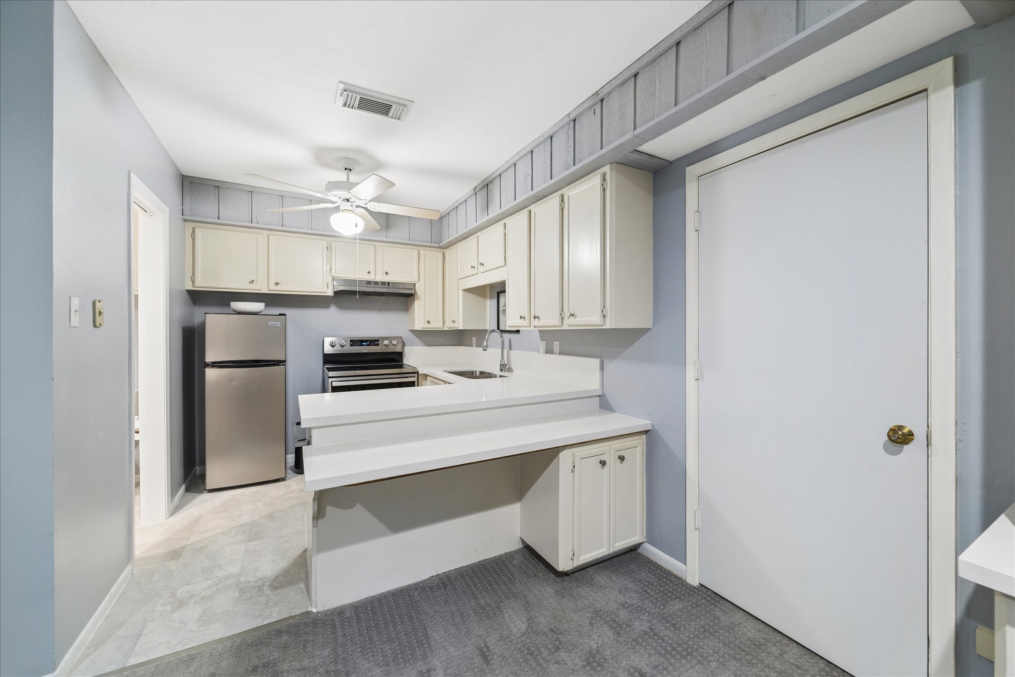  2411 Oakbank Drive - 物件實景