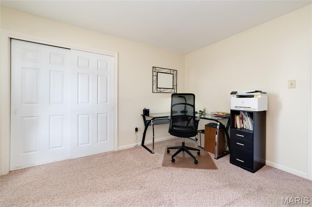 Chesterfield, Missouri, 63017, United States, 4 Bedrooms Bedrooms, ,3 BathroomsBathrooms,Residential,For Sale,1966337