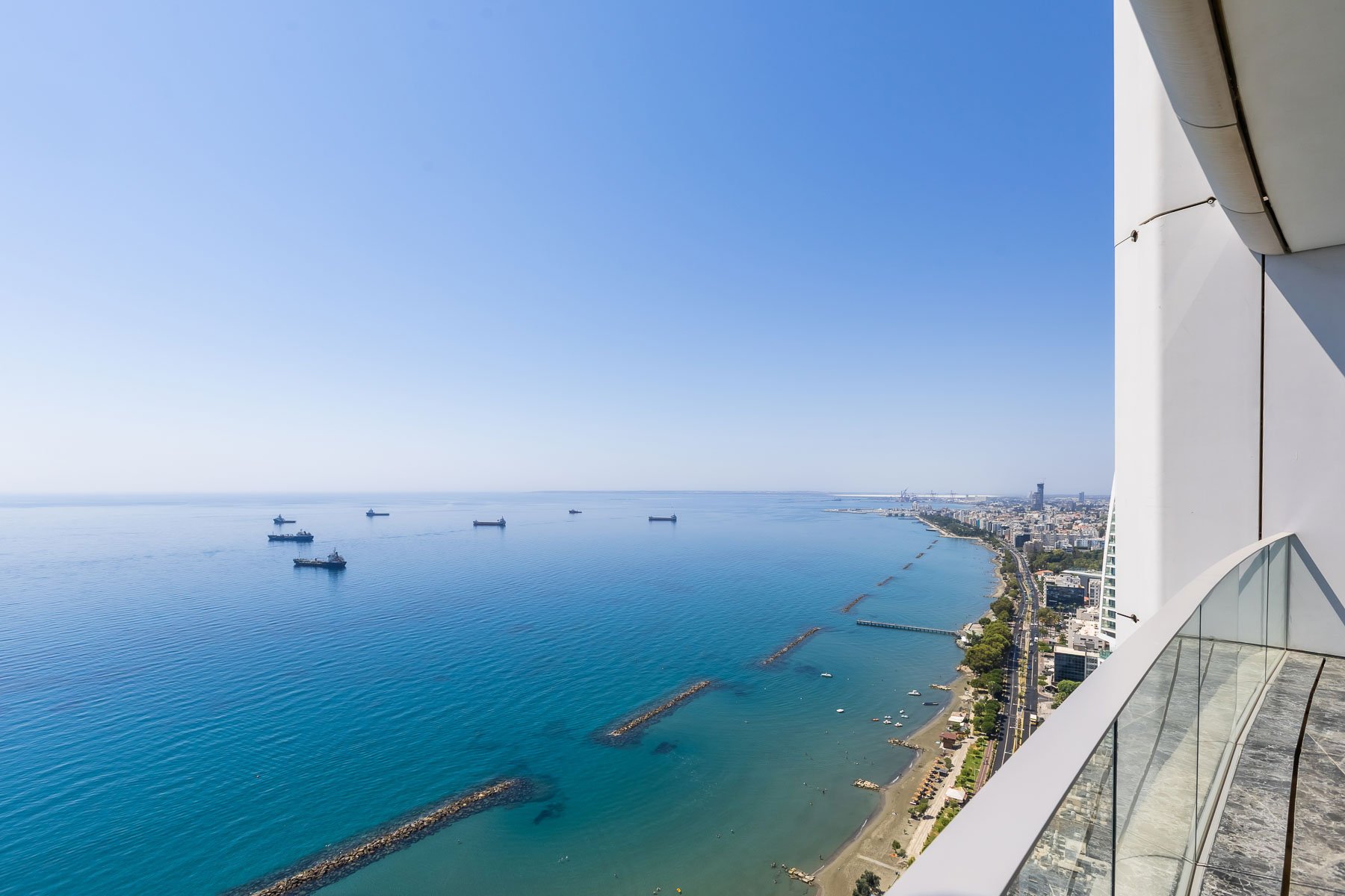  Beachfront Whole-Floor Sky Residence Panoramic Sea Views in Limassol - 物件實景