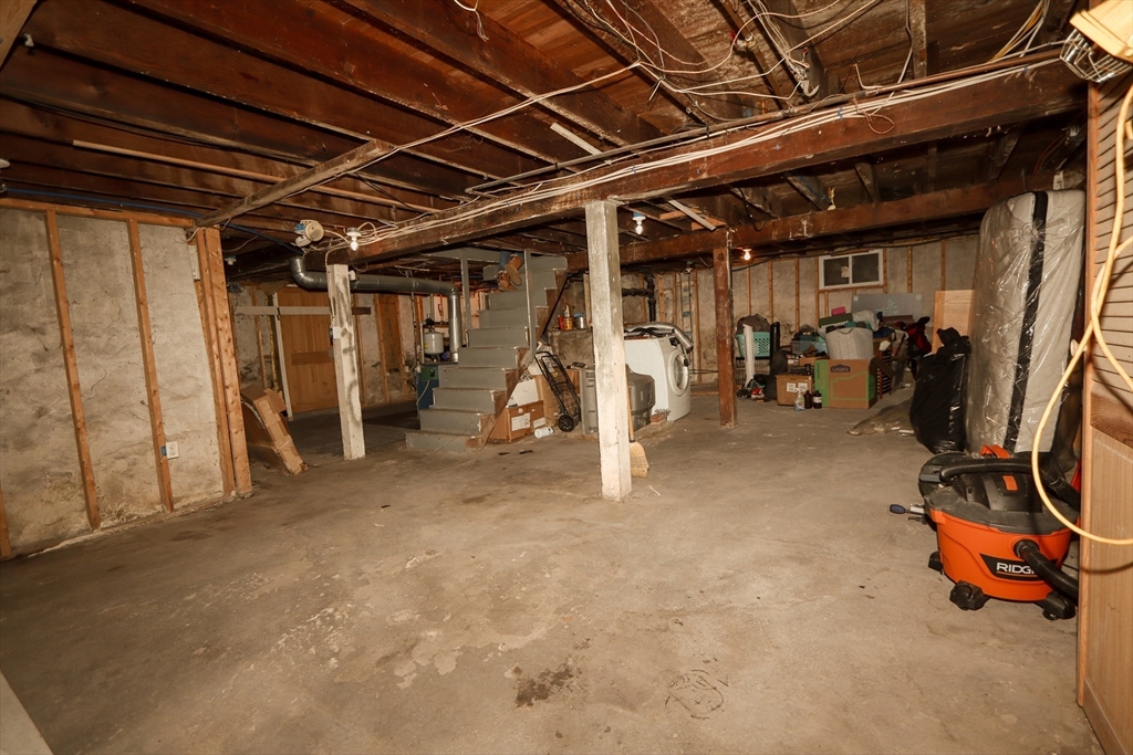 Brockton, Massachusetts, 02301, United States, 3 Bedrooms Bedrooms, ,2 BathroomsBathrooms,Residential,For Sale,1955678