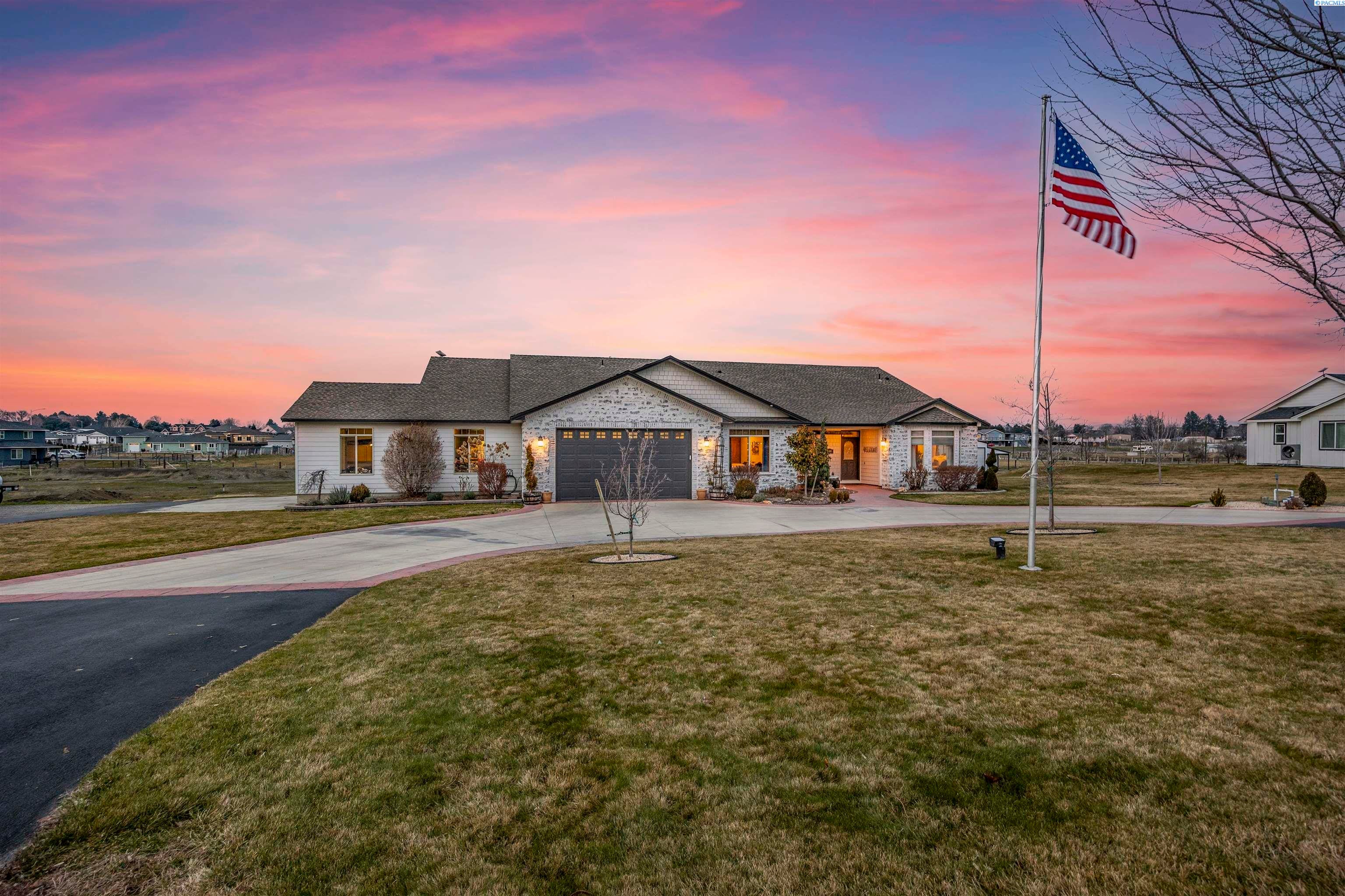 Pasco, Washington, 99301, United States, 4 Bedrooms Bedrooms, ,1 BathroomBathrooms,Residential,For Sale,2013794
