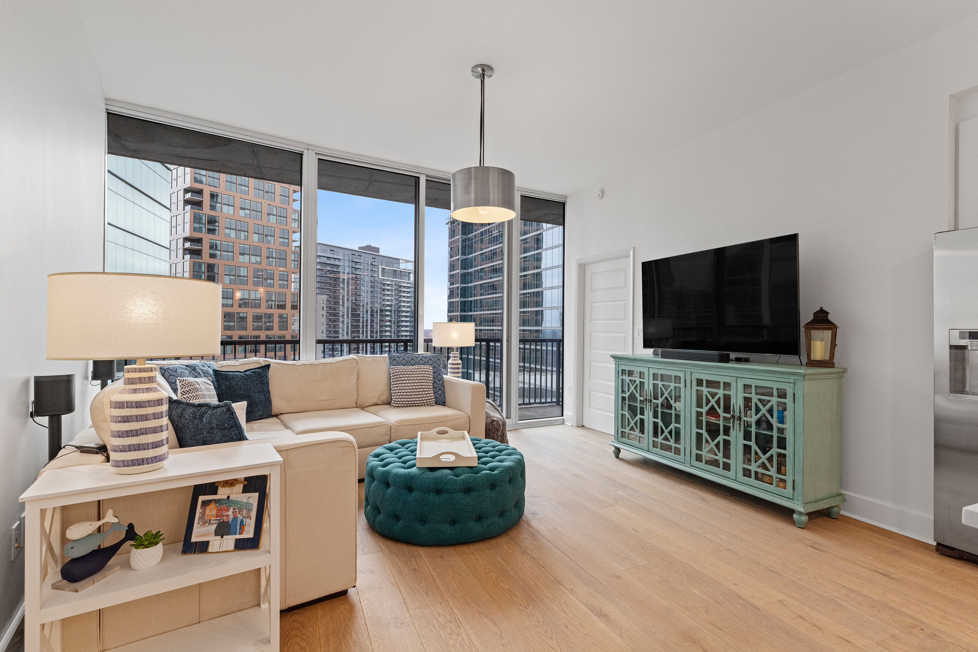  Exceptional Condo Offer Offers an Array of Amenities in a Prime Location - 物件實景