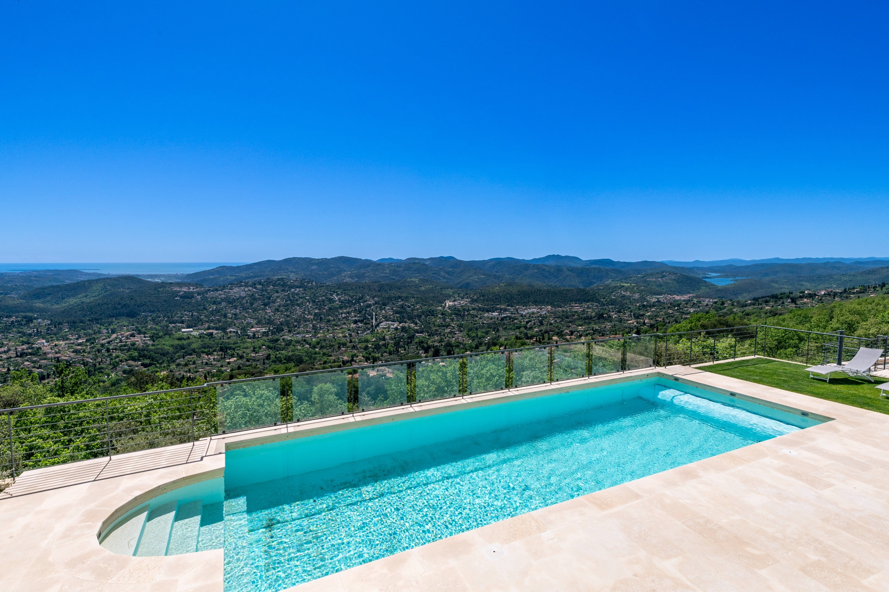  Contemporary villa with panoramic sea, lake and Estérel views in Spéracedes - 物件實景