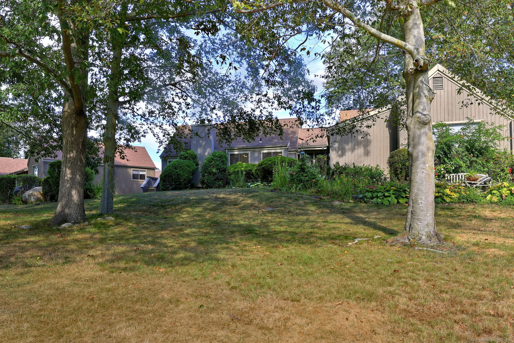 Stratford, Connecticut, 06614, United States, 1 Bedroom Bedrooms, ,3 BathroomsBathrooms,Residential,For Sale,1925931