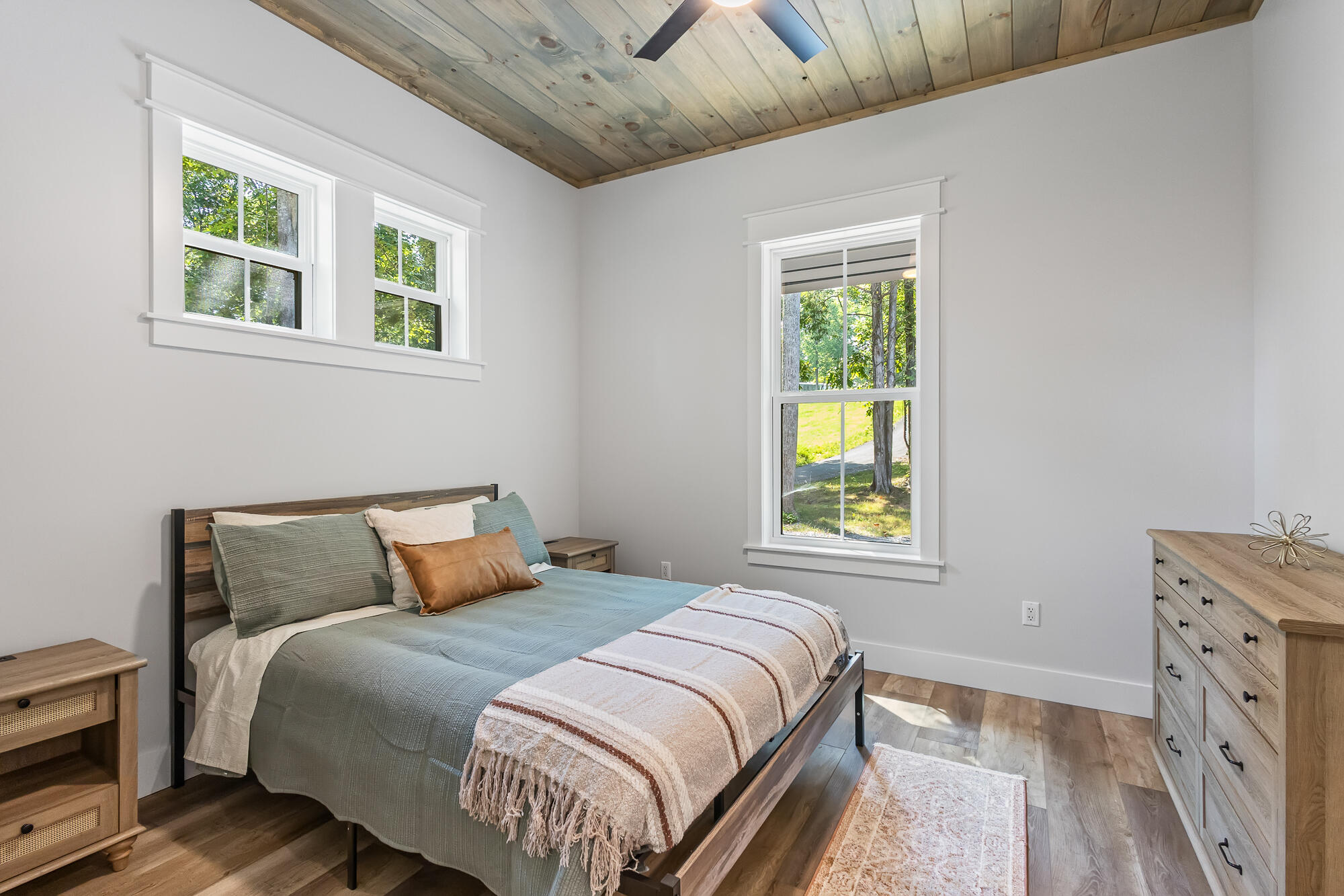 Ten Mile, Tennessee, 37880, United States, 3 Bedrooms Bedrooms, ,3 BathroomsBathrooms,Residential,For Sale,1878796