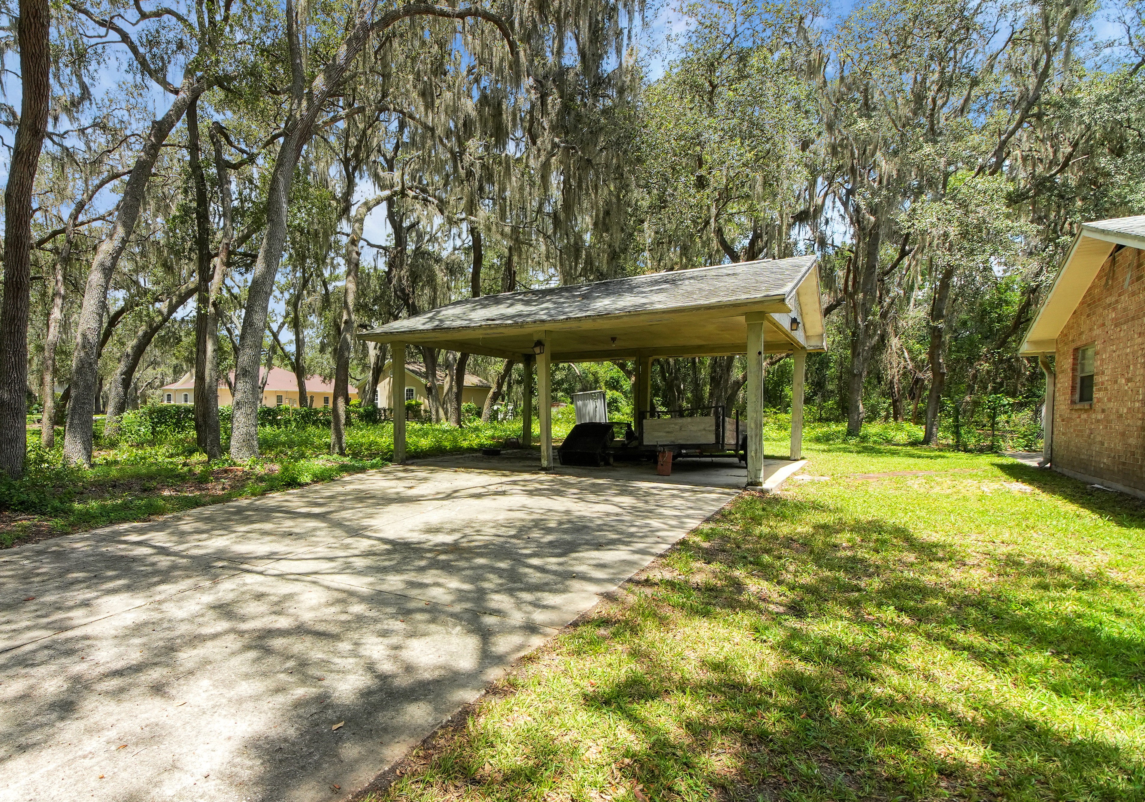 Lady Lake, Florida, 32159, United States, 6 Bedrooms Bedrooms, ,5 BathroomsBathrooms,Residential,For Sale,1921819