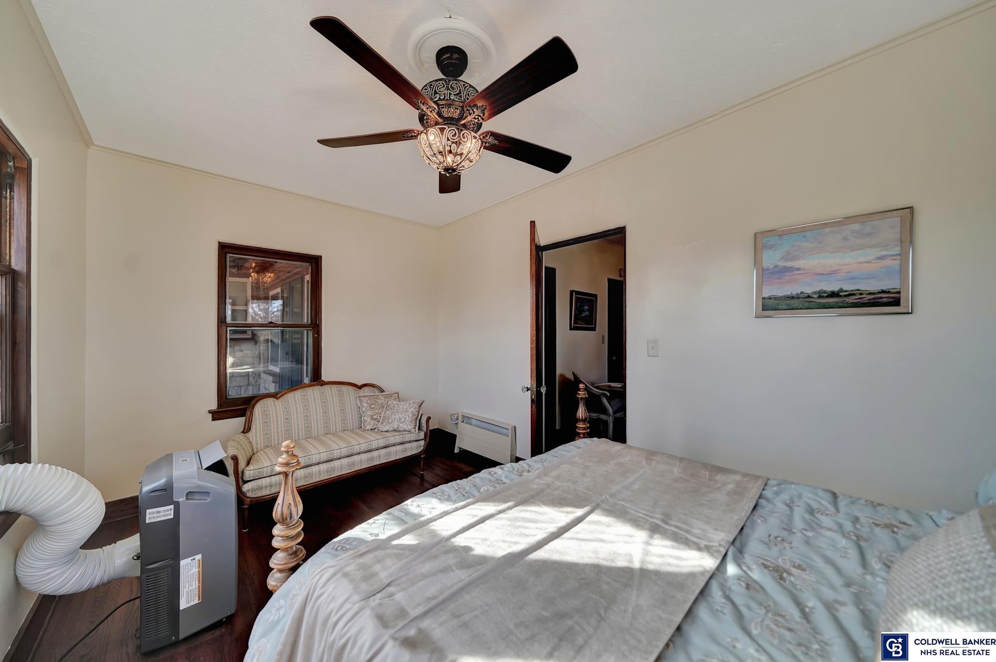 Lincoln, Nebraska, 68510, United States, 6 Bedrooms Bedrooms, ,2 BathroomsBathrooms,Residential,For Sale,1796246