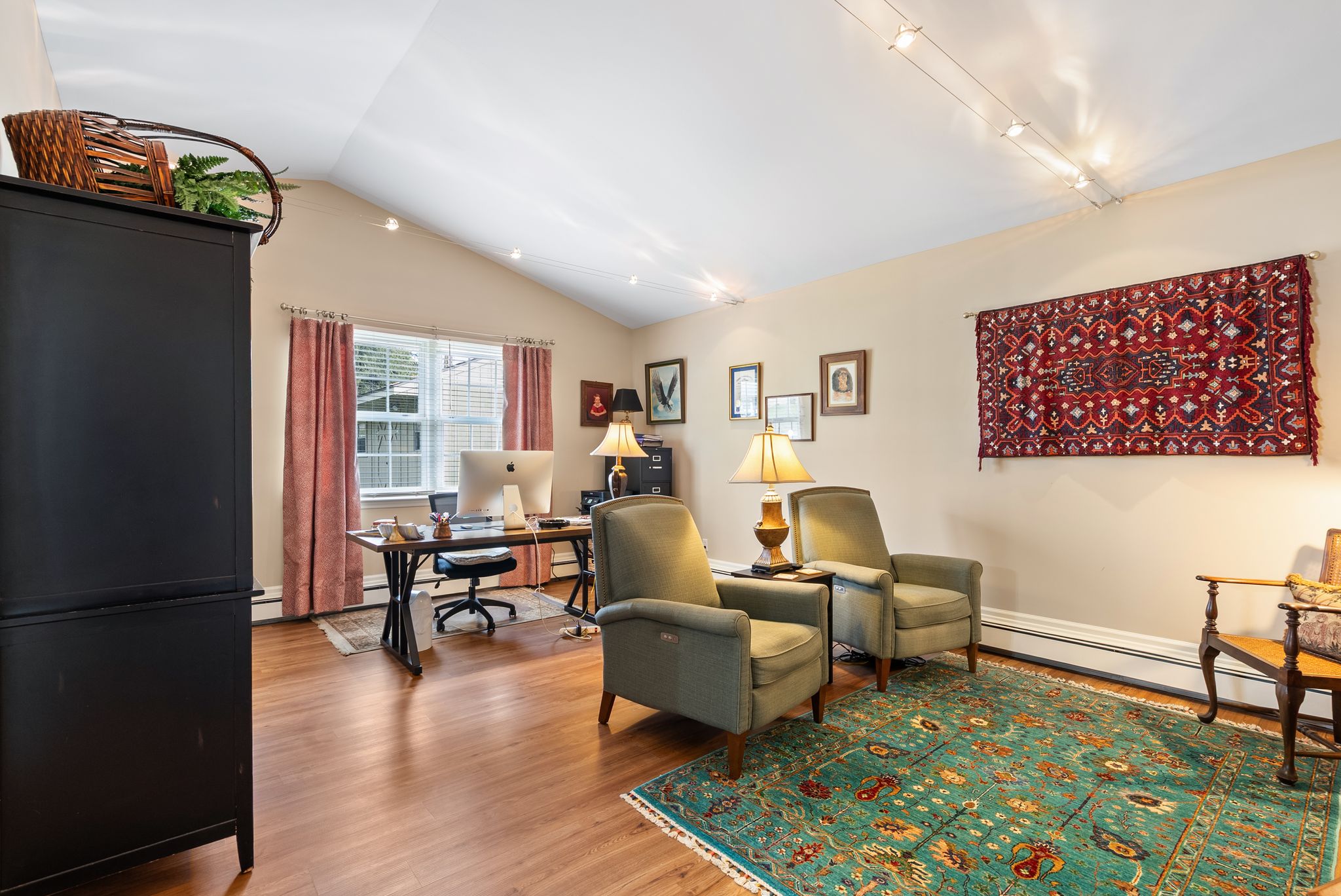  697 Cindy Blair Way - 物件實景