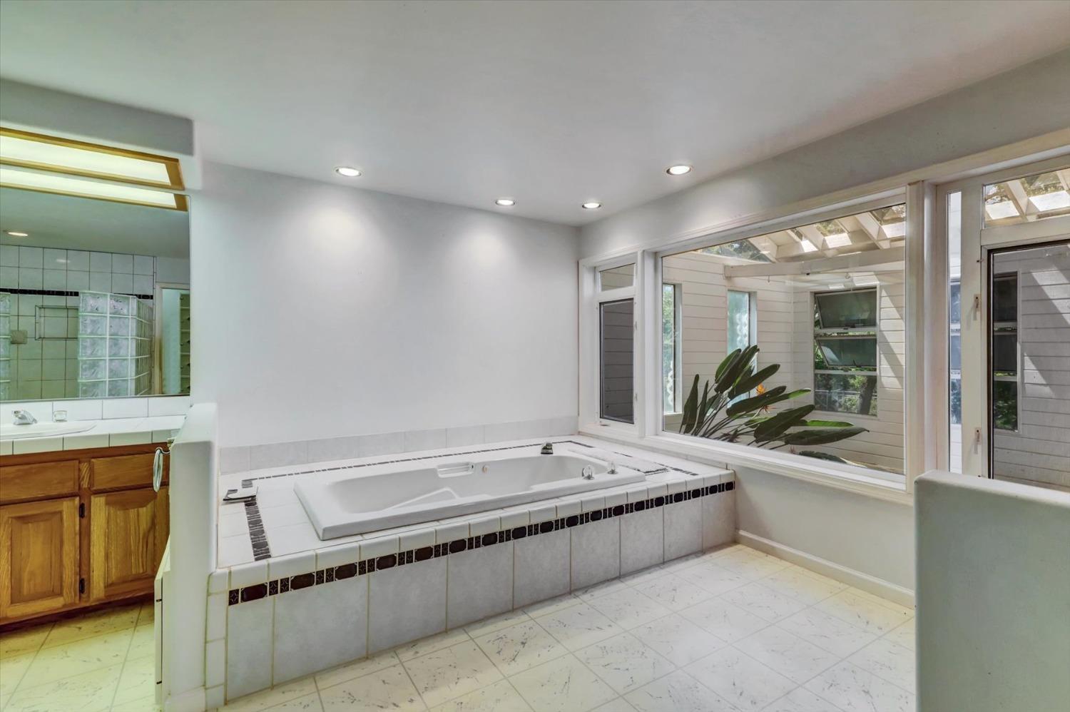 Penn Valley, California, 95946, United States, 3 Bedrooms Bedrooms, ,4 BathroomsBathrooms,Residential,For Sale,1798374