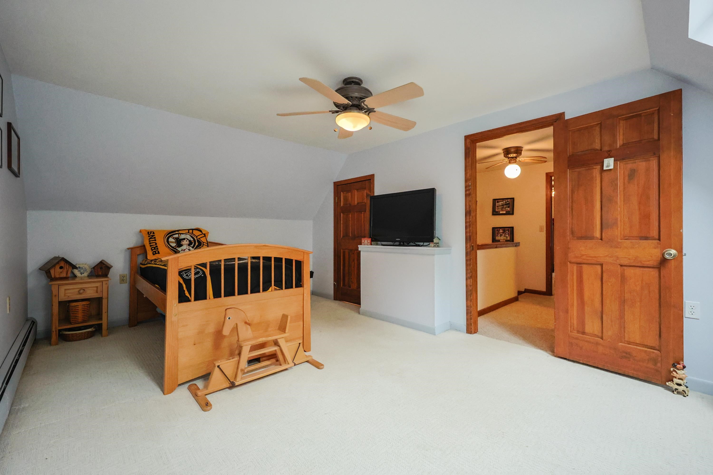 Hampstead, New Hampshire, 03826, United States, 4 Bedrooms Bedrooms, ,2 BathroomsBathrooms,Residential,For Sale,1890507