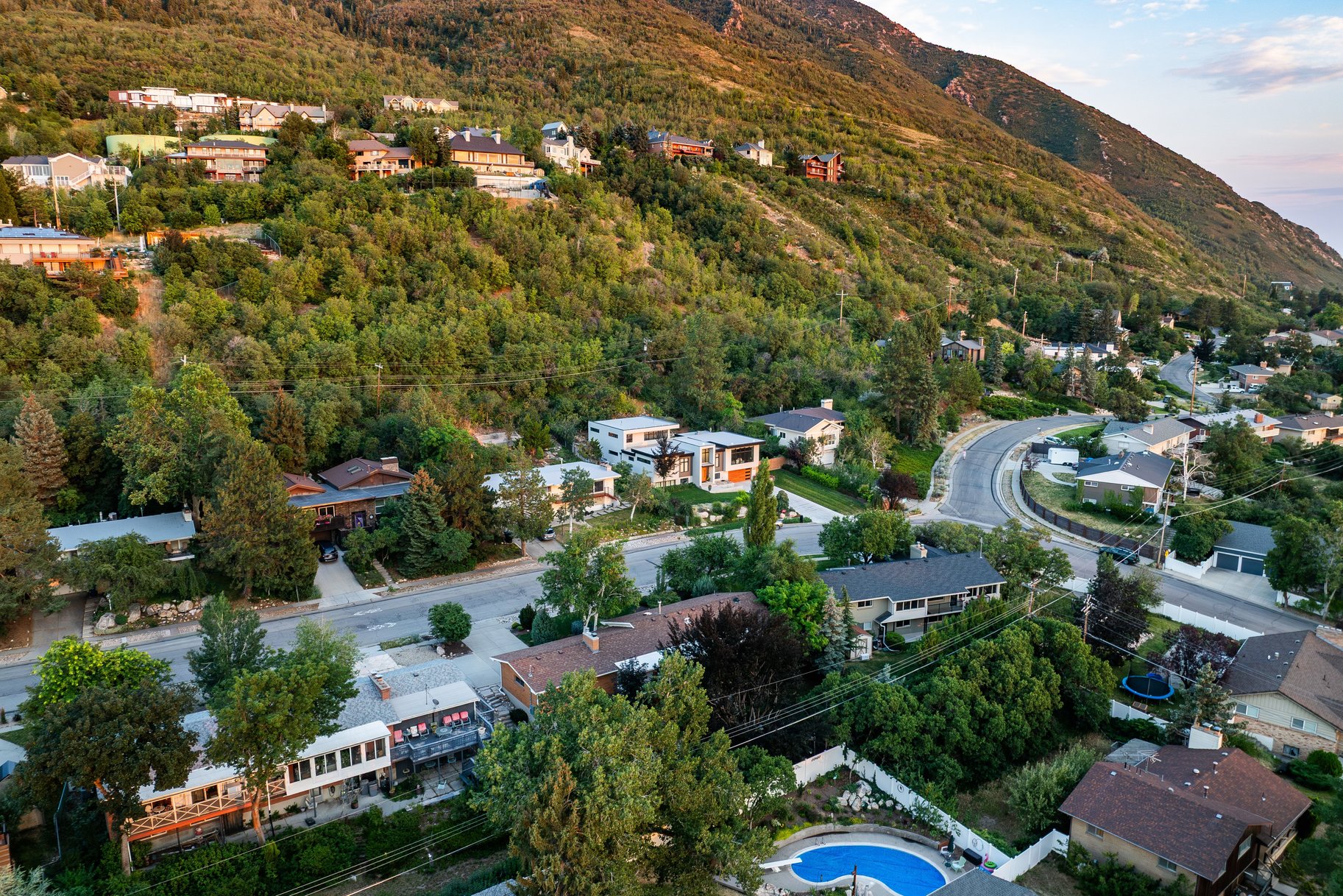 Olympus Cove Rambler with Walk-Out Basement to Serene Backyard - 物件實景
