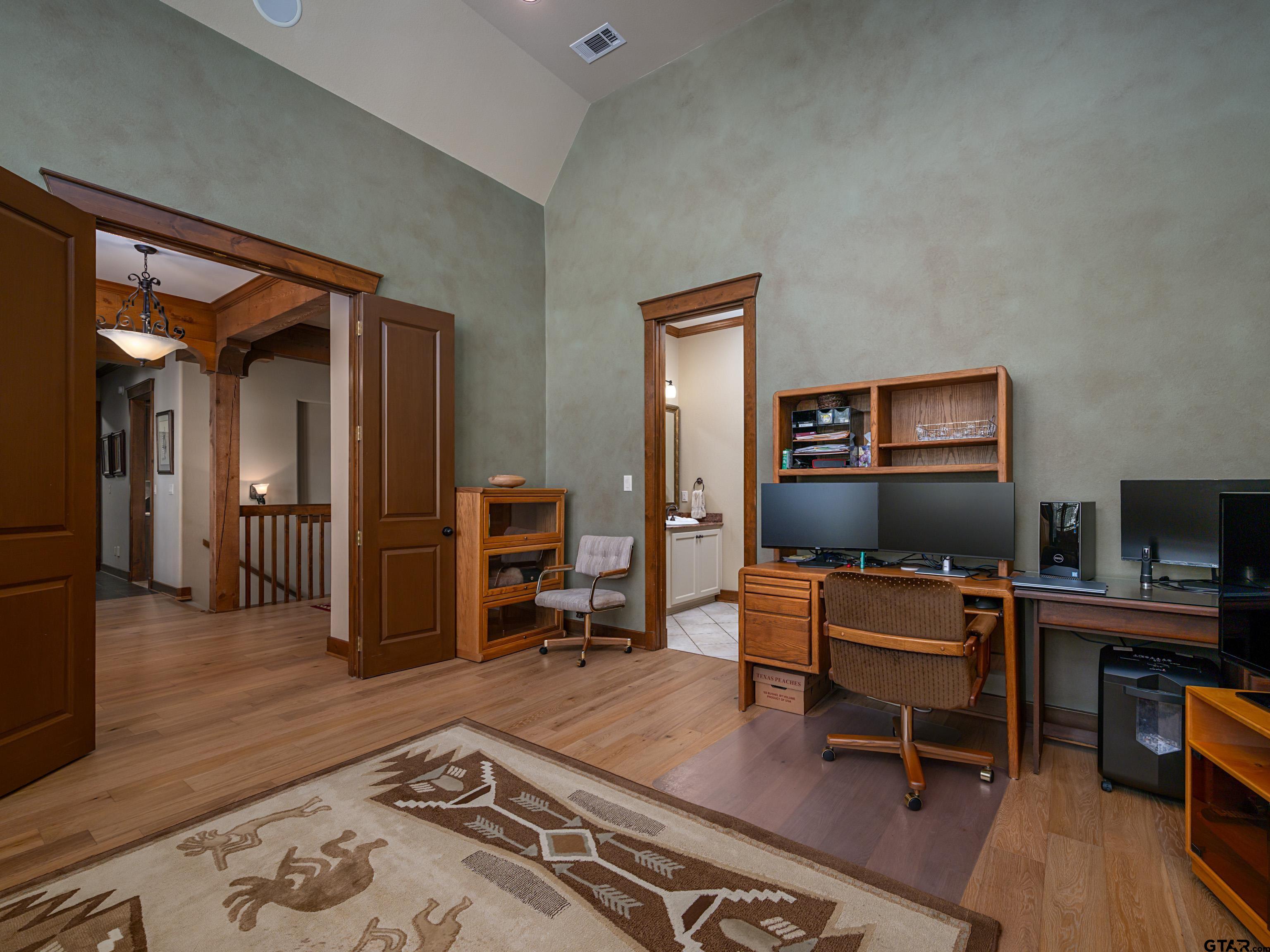 Tyler, Texas, 75703, United States, 4 Bedrooms Bedrooms, ,6 BathroomsBathrooms,Residential,For Sale,1965330