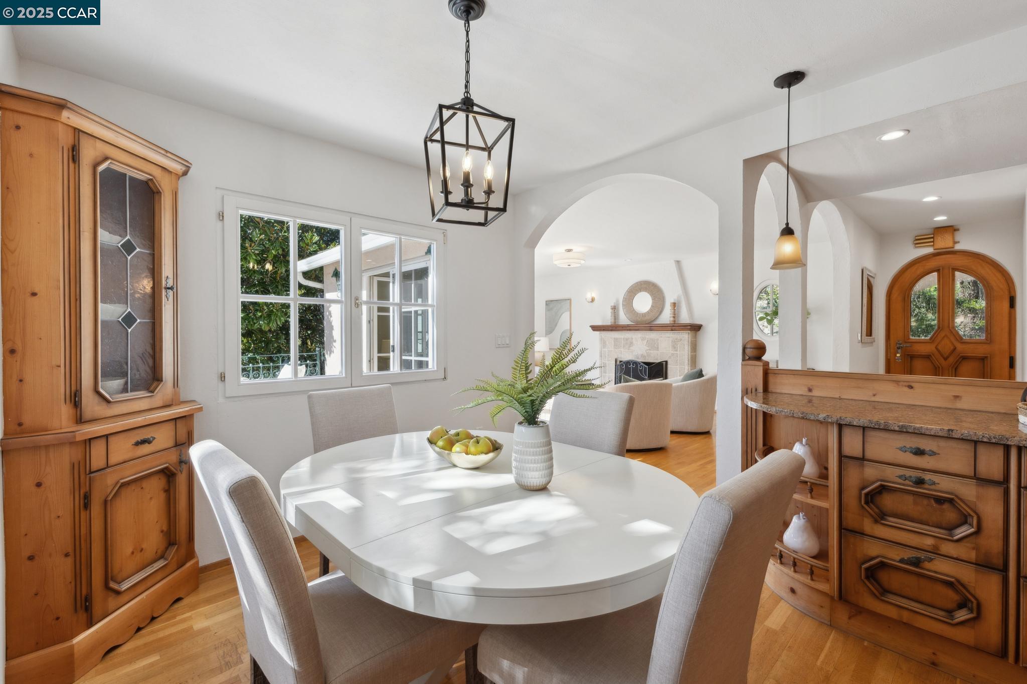 Orinda, California, 94563, United States, 4 Bedrooms Bedrooms, ,3 BathroomsBathrooms,Residential,For Sale,1804966