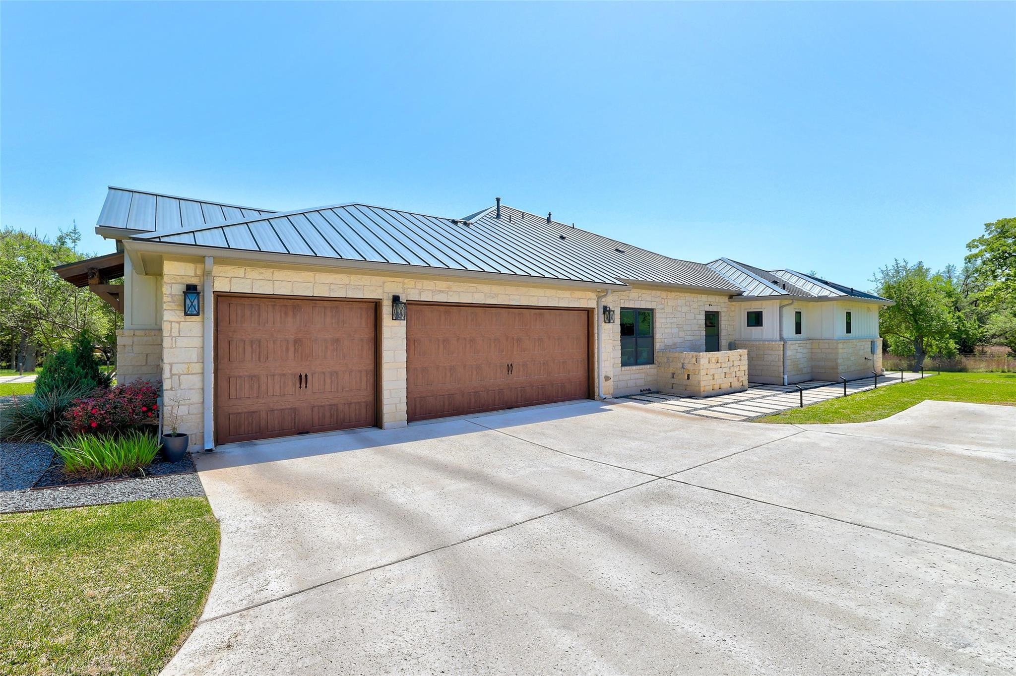 Georgetown, Texas, 78633, United States, 4 Bedrooms Bedrooms, ,5 BathroomsBathrooms,Residential,For Sale,1798285