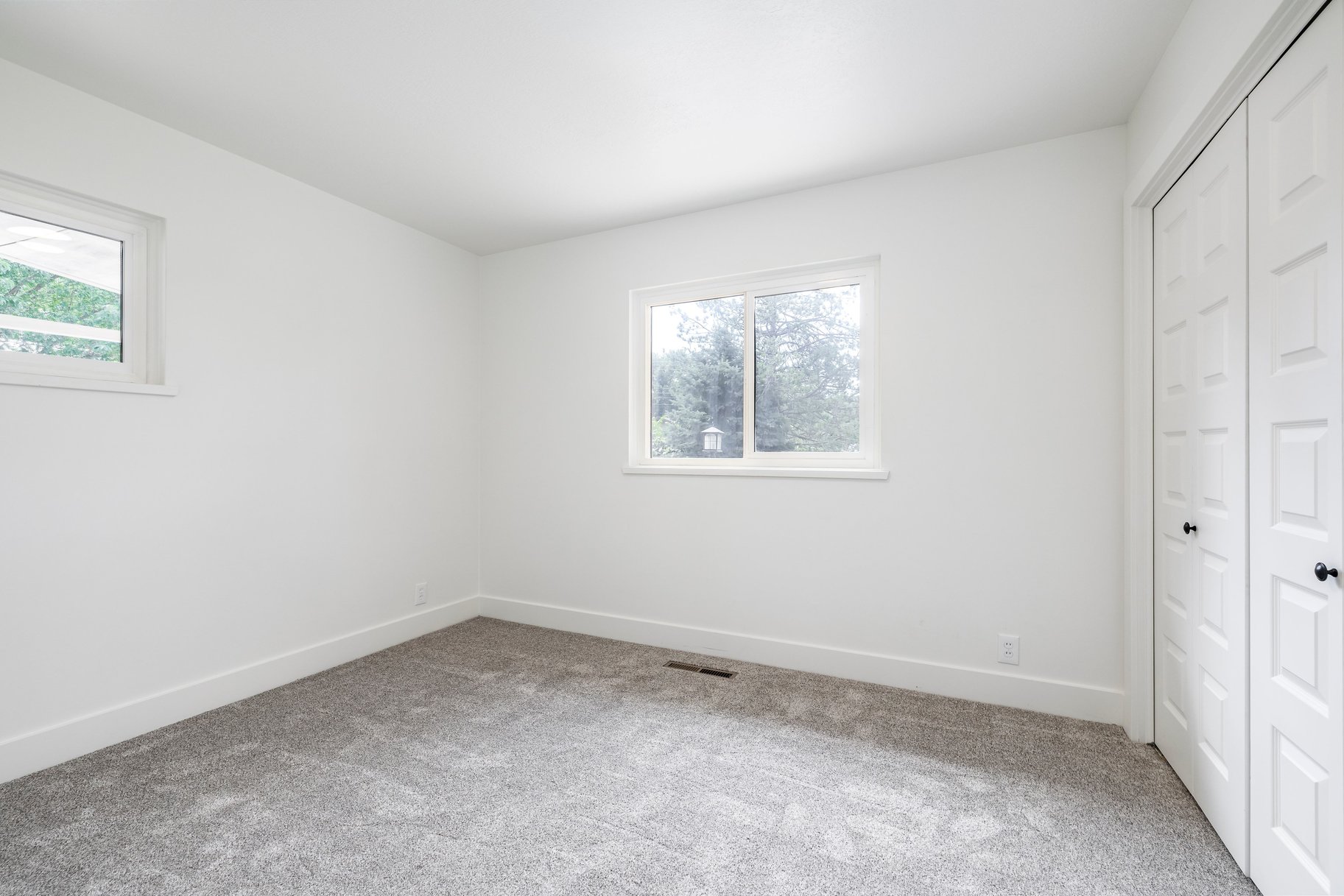  Fully Renovated Rambler With Large Primary En-Suite - 物件實景