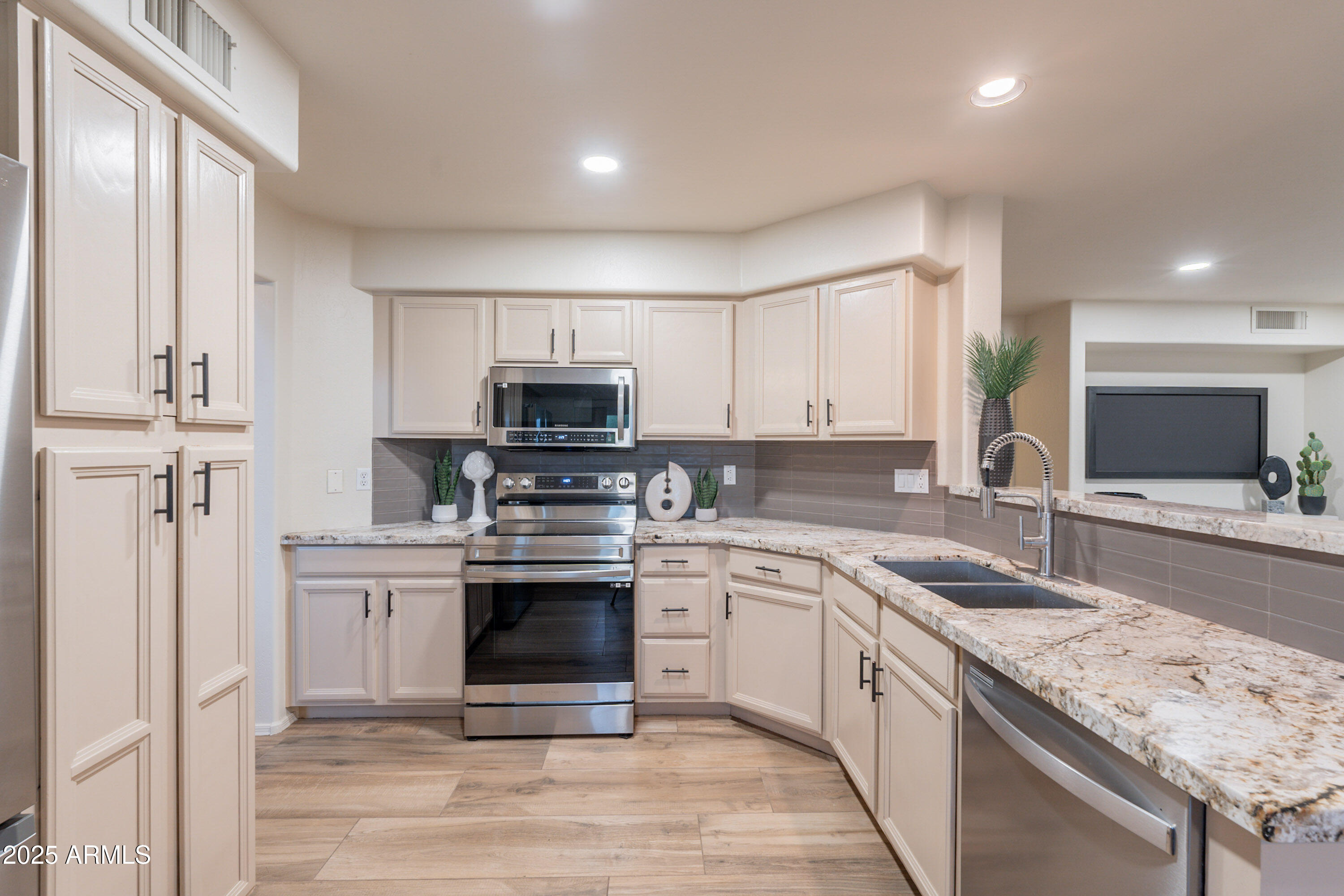 Cave Creek, Arizona, 85331, United States, 3 Bedrooms Bedrooms, ,Residential,For Sale,1955648