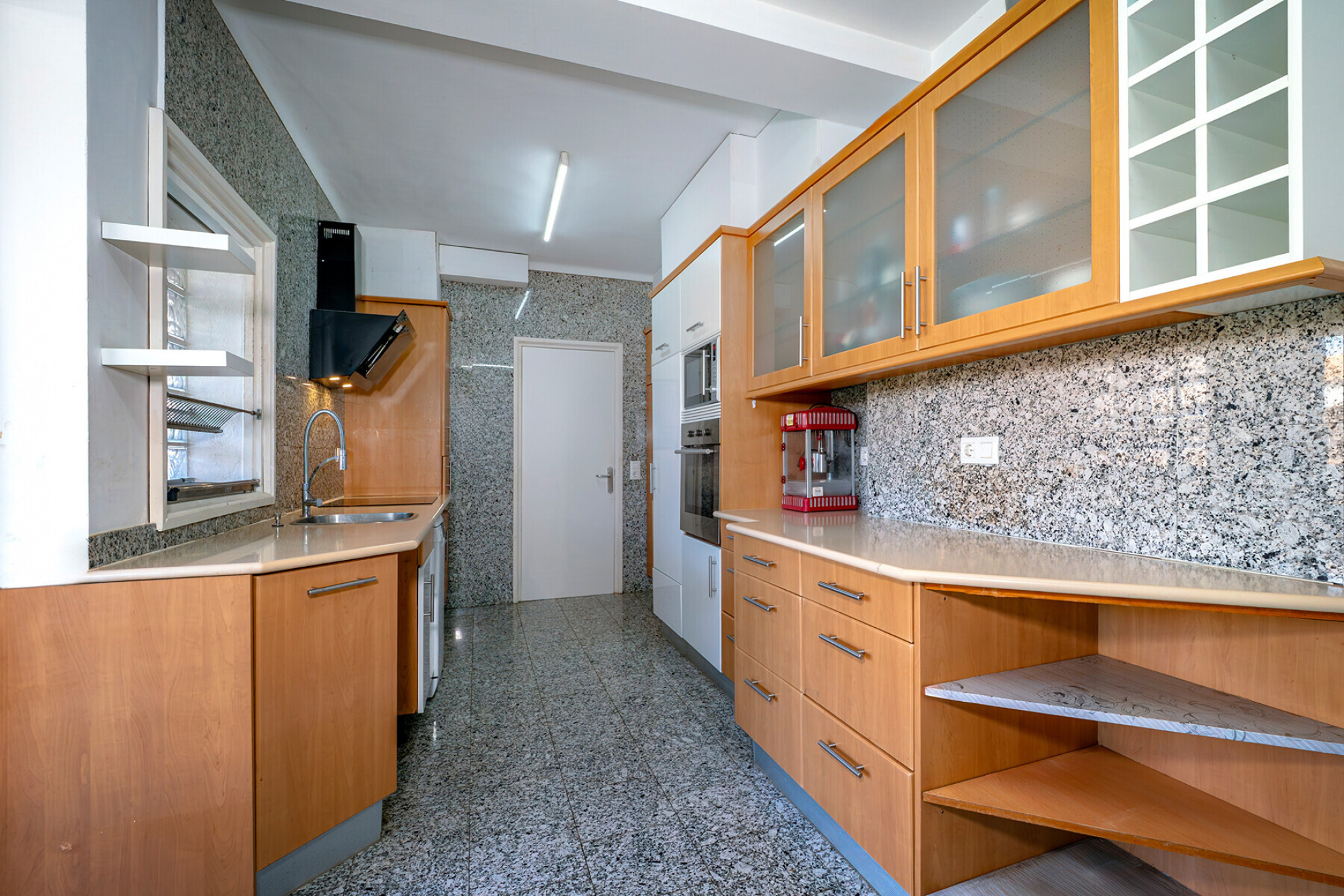  Exclusive Mediterranean Villa in Prime Empuriabrava Location - 物件實景