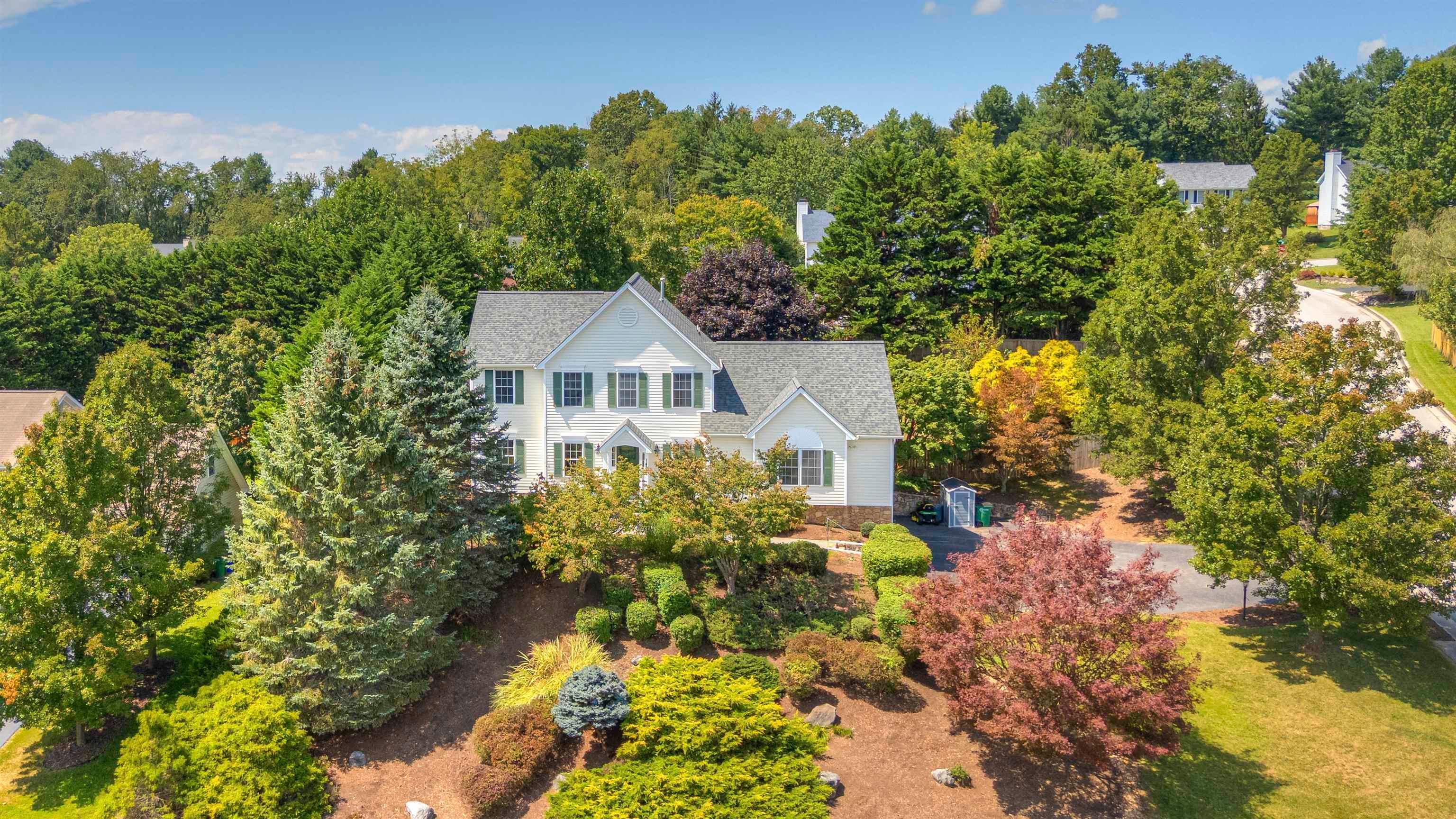 Christiansburg, Virginia, 24073, United States, 4 Bedrooms Bedrooms, ,4 BathroomsBathrooms,Residential,For Sale,1940345