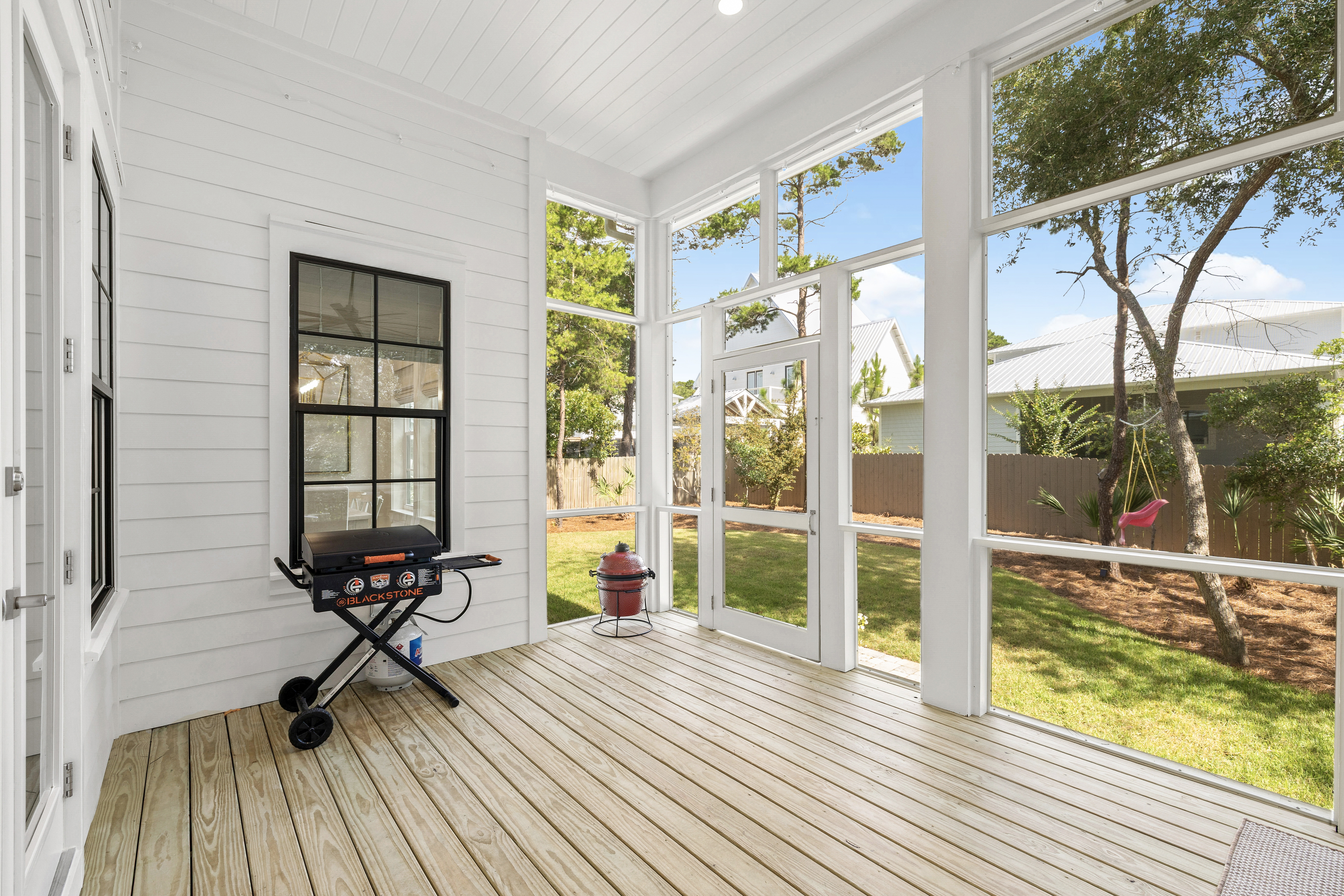  Custom Coastal Luxury with Walkable Beach Access - 物件實景