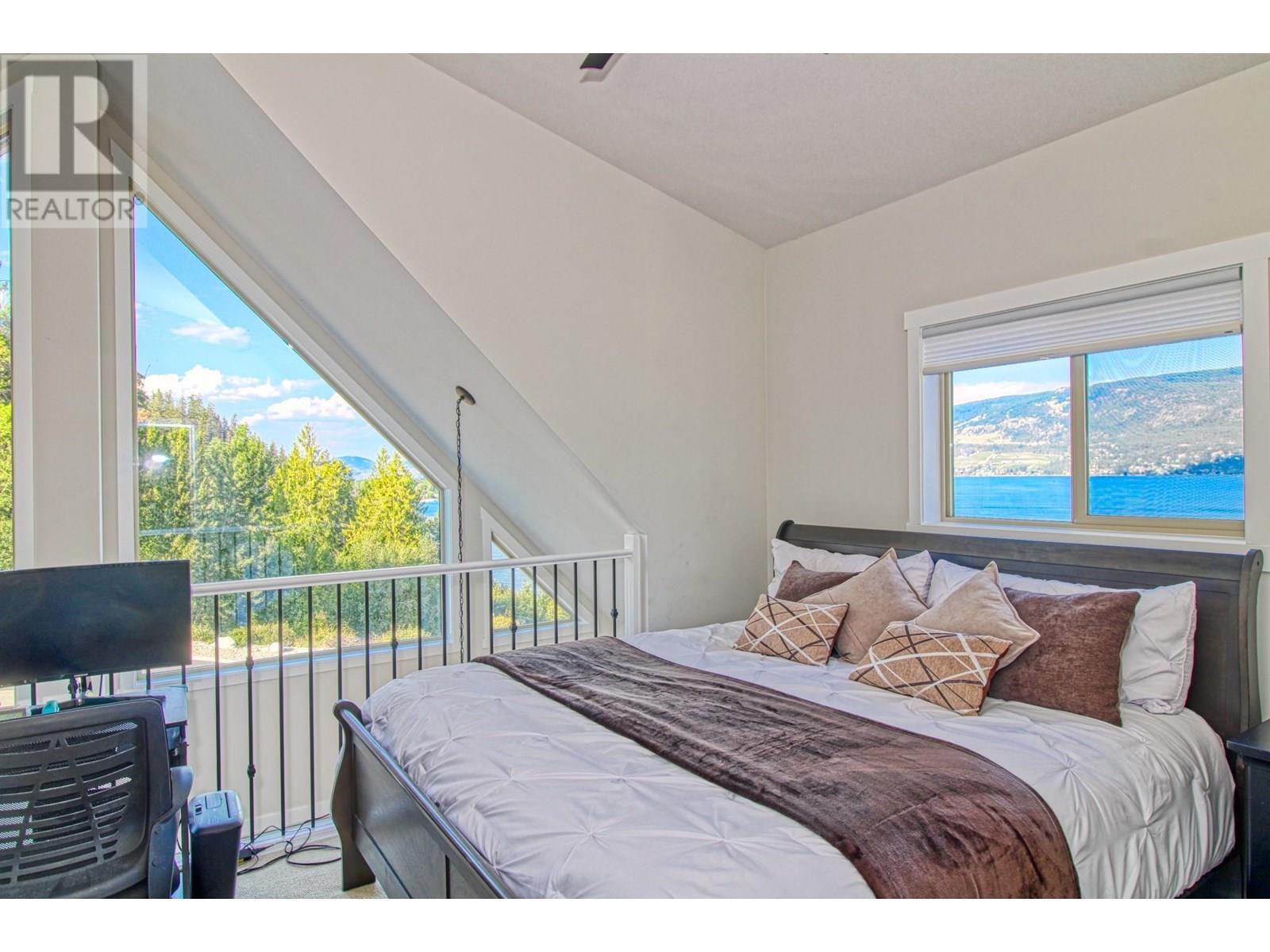 KELOWNA, British Columbia, V1Z 3R8, CA, 3 Bedrooms Bedrooms, ,2 BathroomsBathrooms,Residential,For Sale,1951529