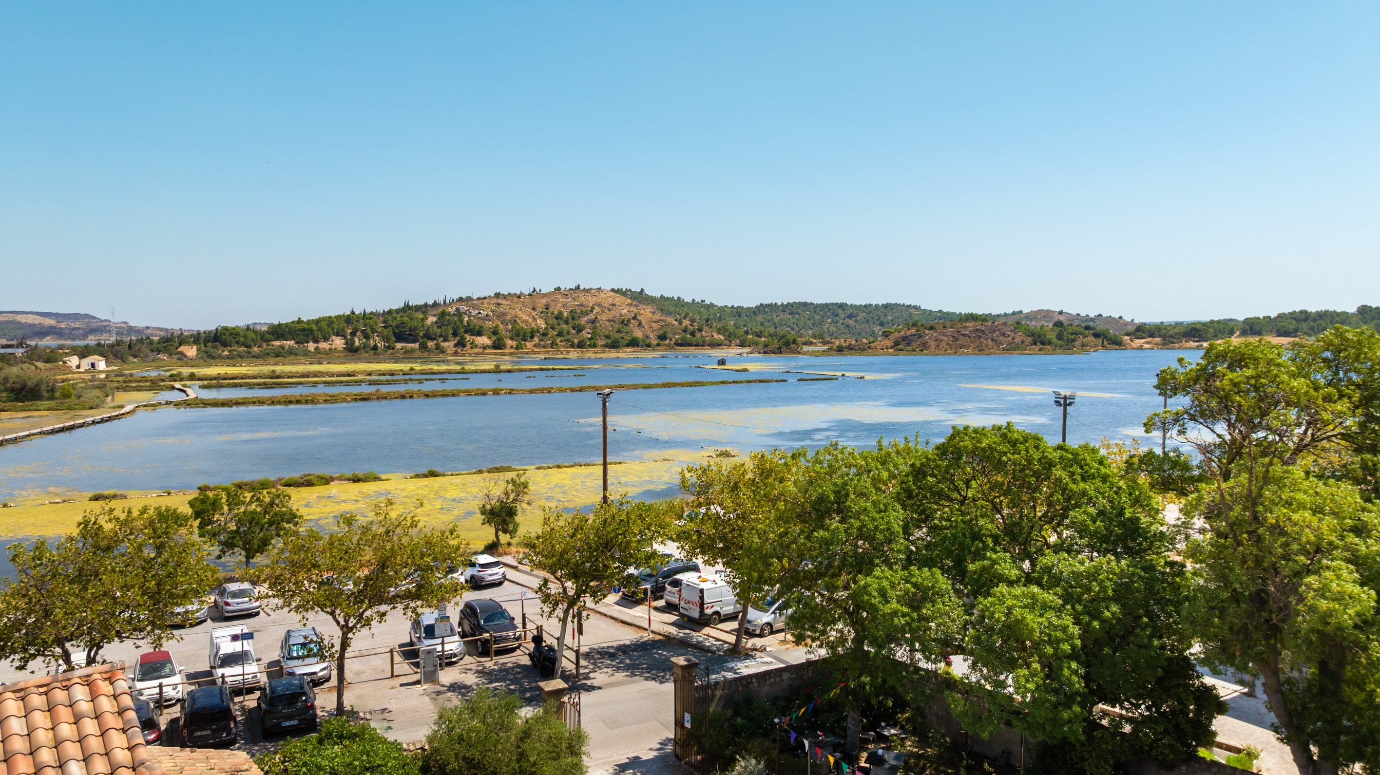  Rare home with lagoon views in the heart of the village of Peyriac-de-Mer. - 物件實景