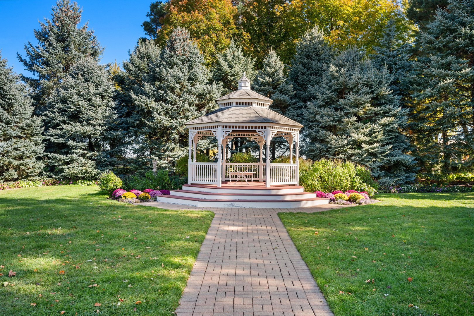 Sycamore, Illinois, 60178, United States, 4 Bedrooms Bedrooms, ,5 BathroomsBathrooms,Residential,For Sale,2001773