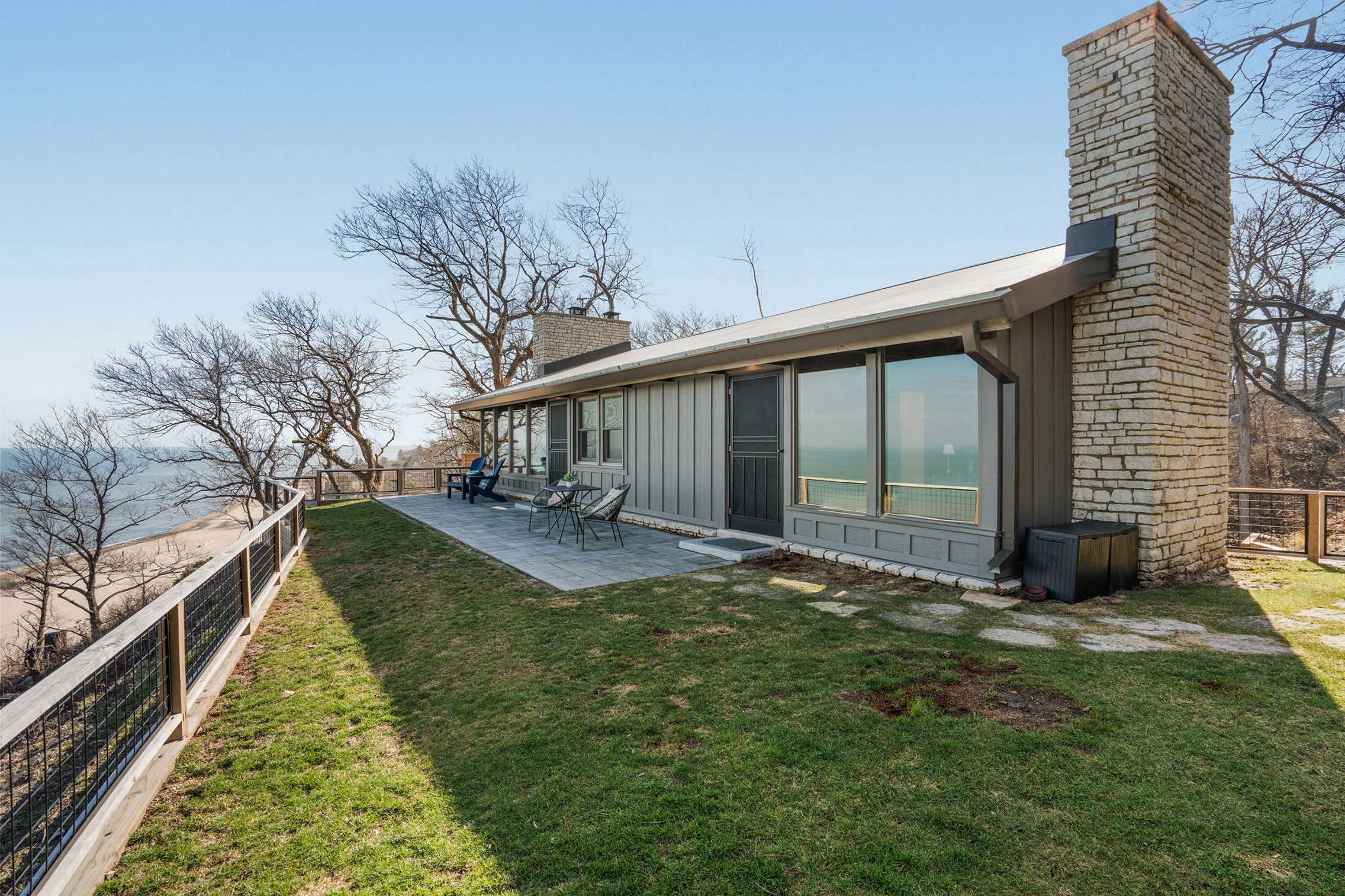  Transformed Ranch on Lake Michigan Shoreline - 物件實景