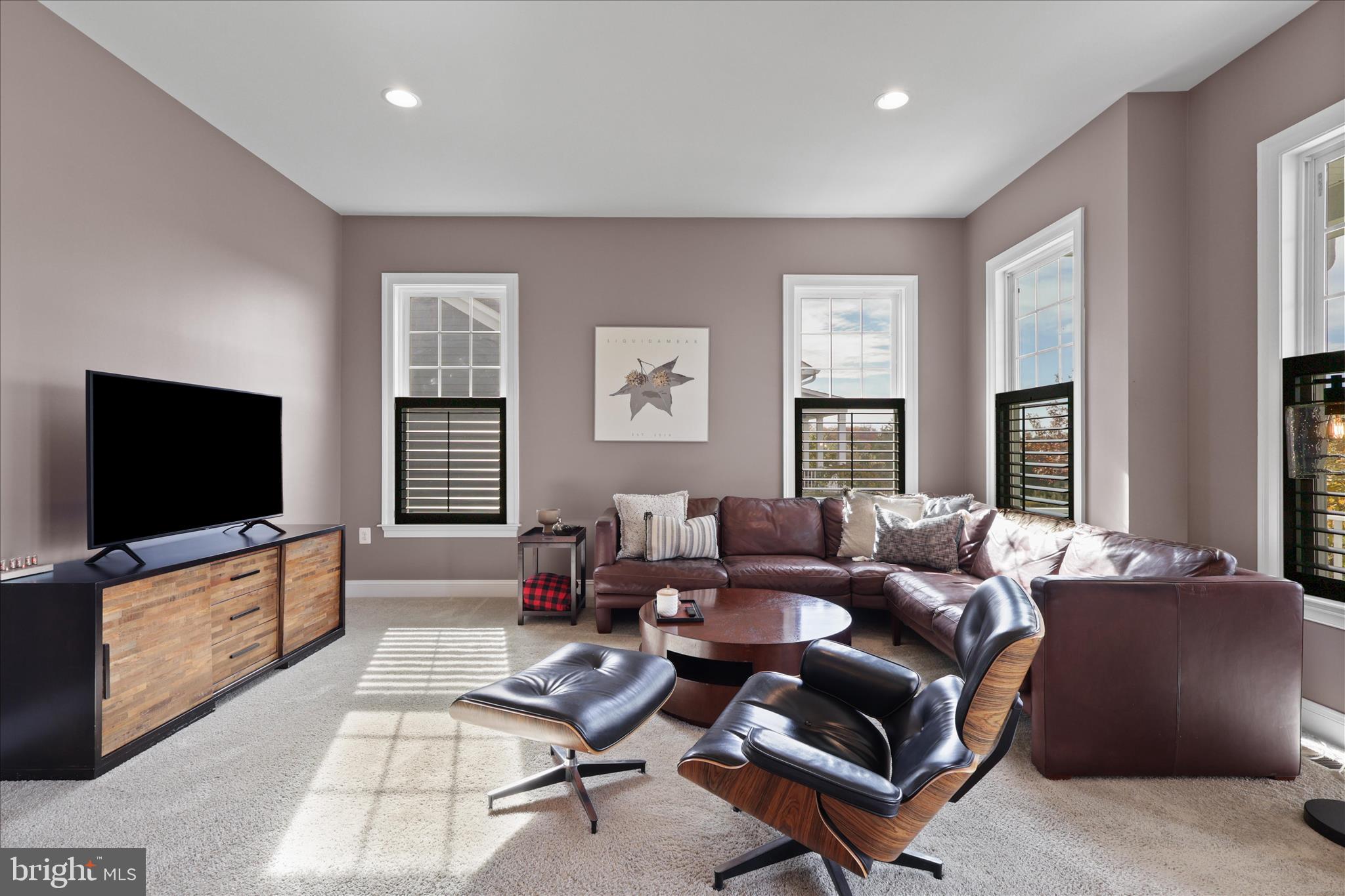 Aldie, Virginia, 20105, United States, 5 Bedrooms Bedrooms, ,5 BathroomsBathrooms,Residential,For Sale,1987386